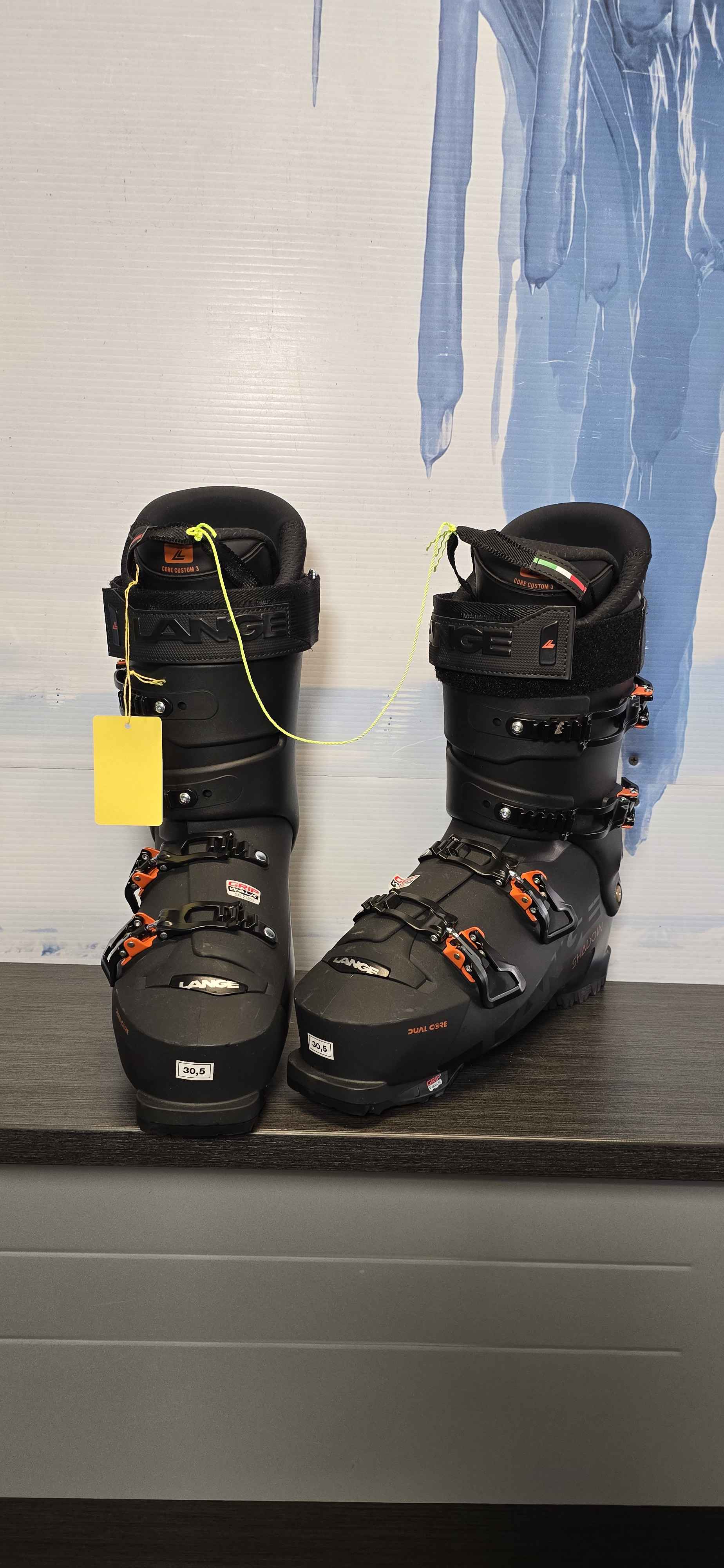 Lightly Used Lange Shadow 110 MV 30.5MP Ski Boot