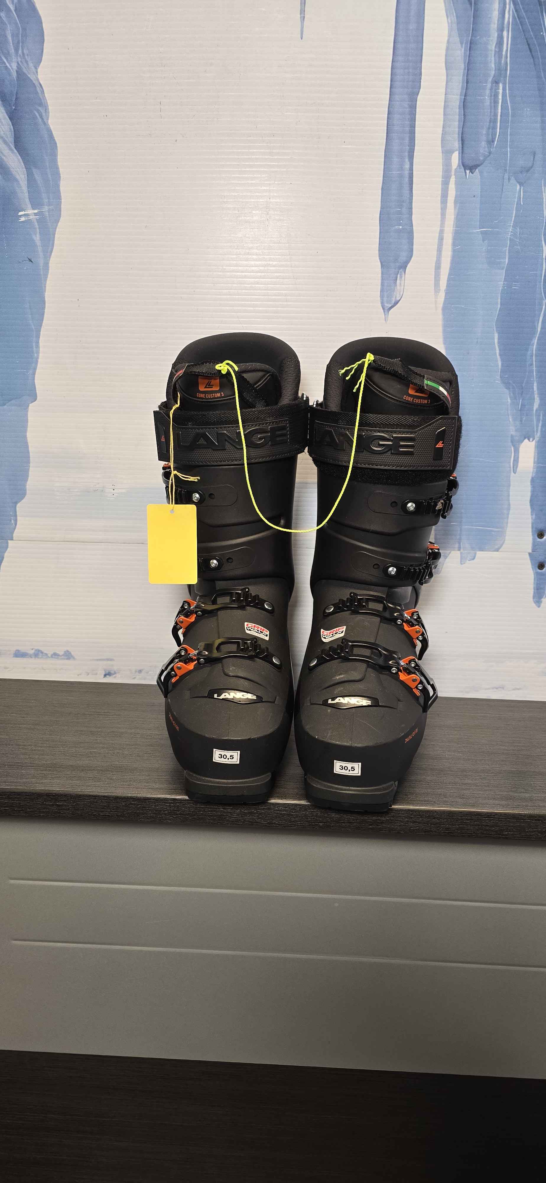 Lightly Used Lange Shadow 110 MV 30.5MP Ski Boot