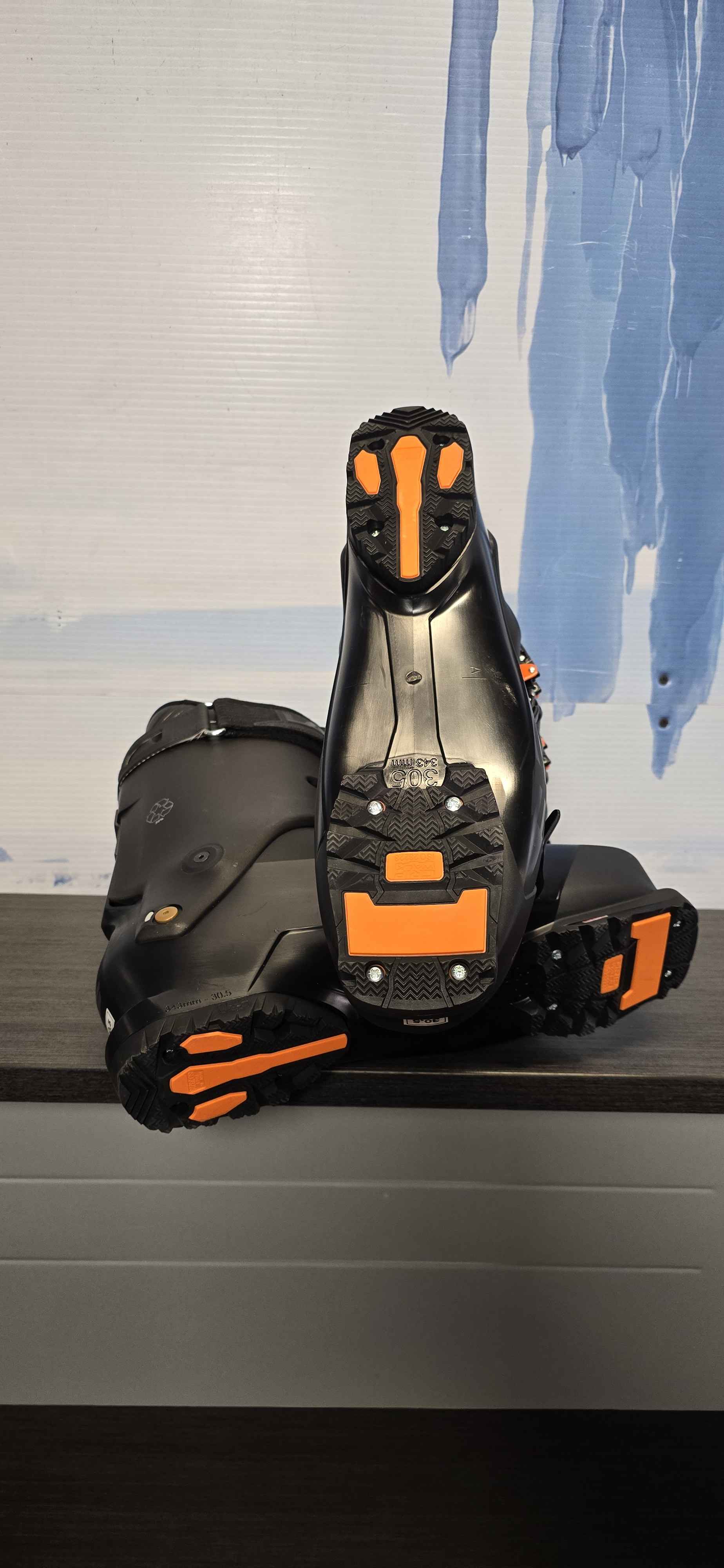 Lightly Used Lange Shadow 110 MV 30.5MP Ski Boot