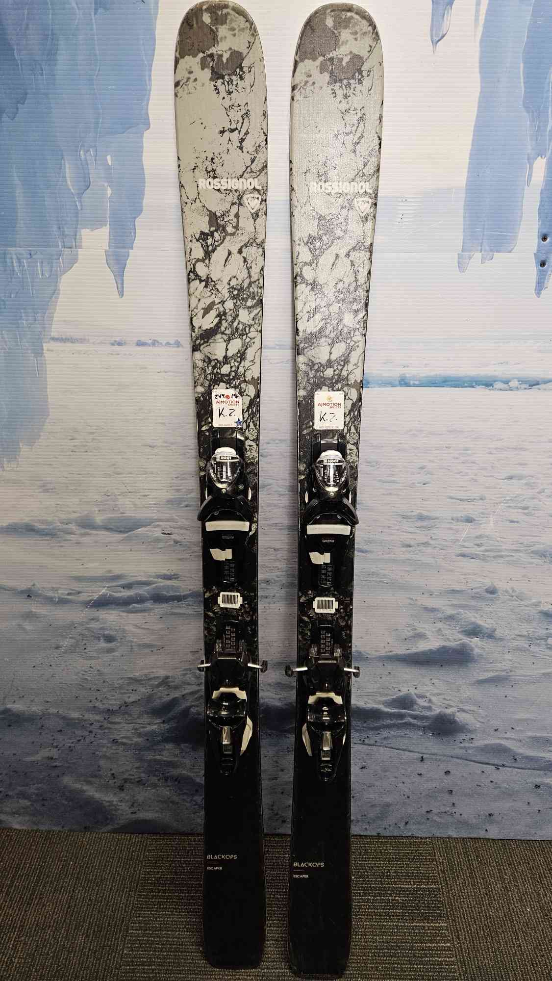 Used 2022 Rossignol Blackops Escaper 156 Skis w/ Look NX12 Bindings