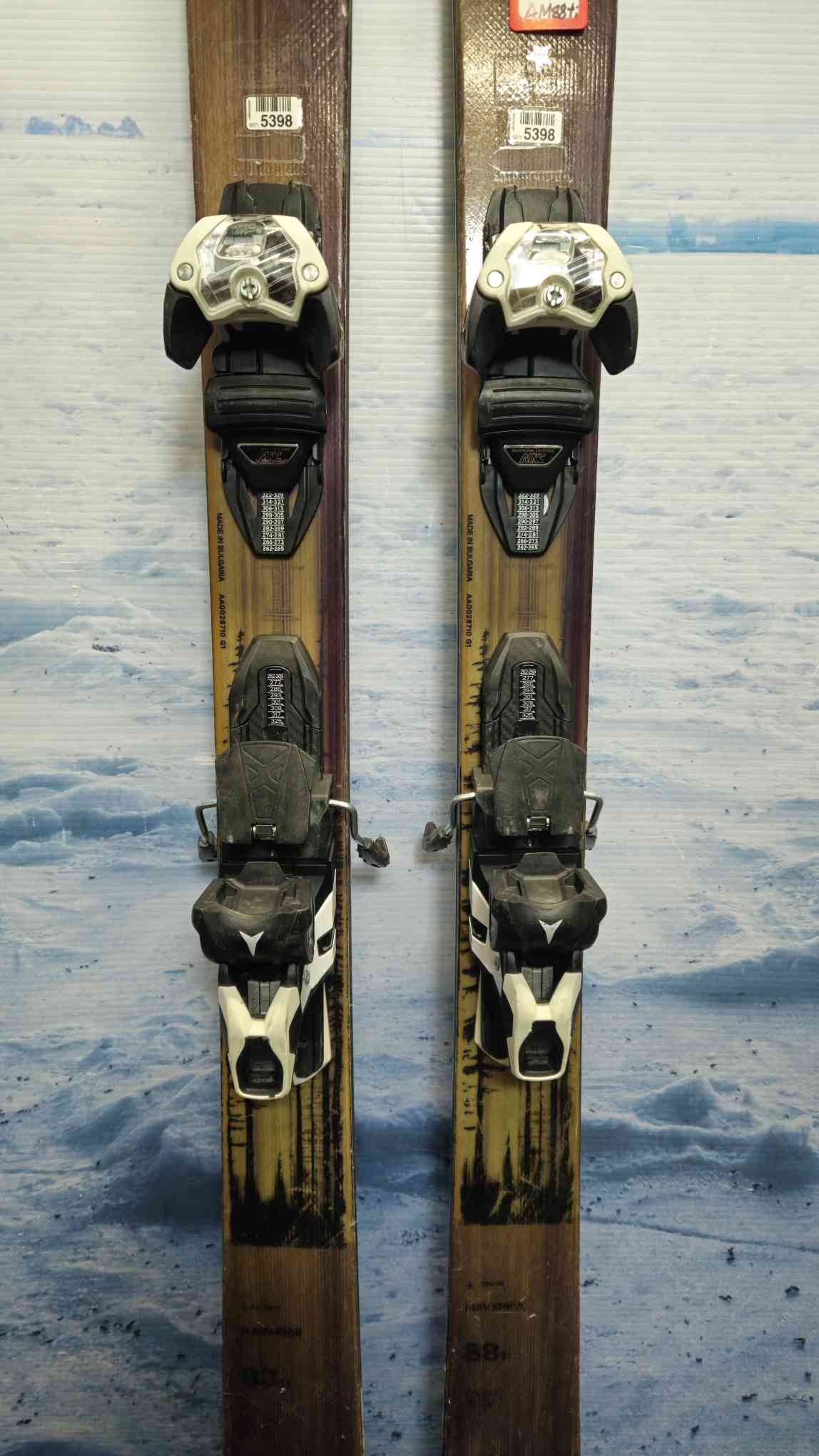 Used 2021 Atomic Maverick 88ti 176cm Skis w/ Warden 13 Bindings