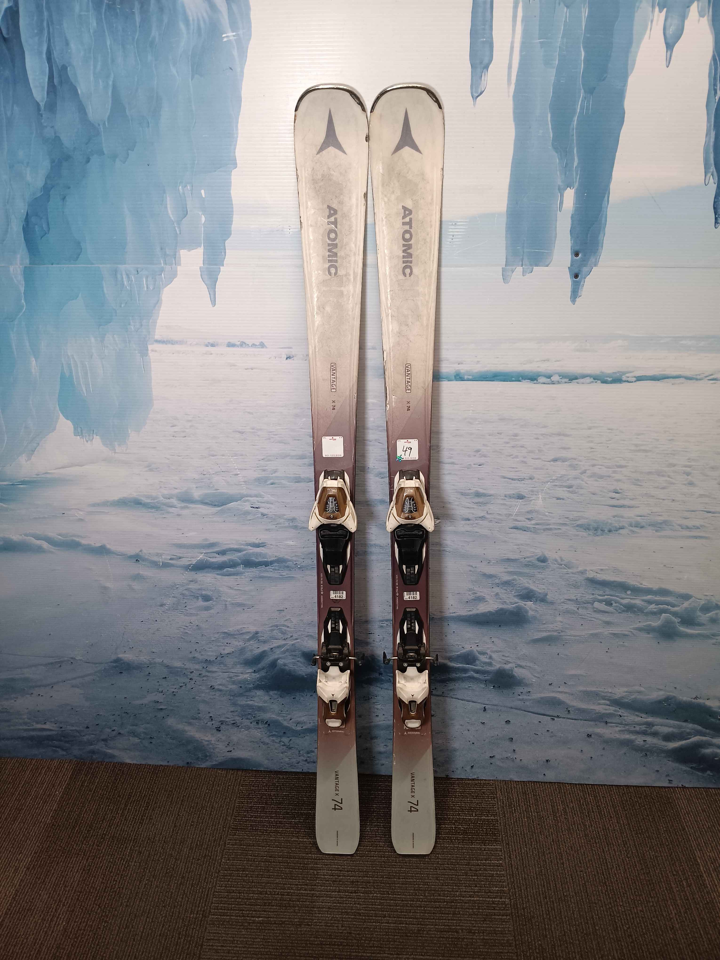 Used Atomic Vantage 74 152cm w/ Atomic Lithium 10 Adjustable Bindings