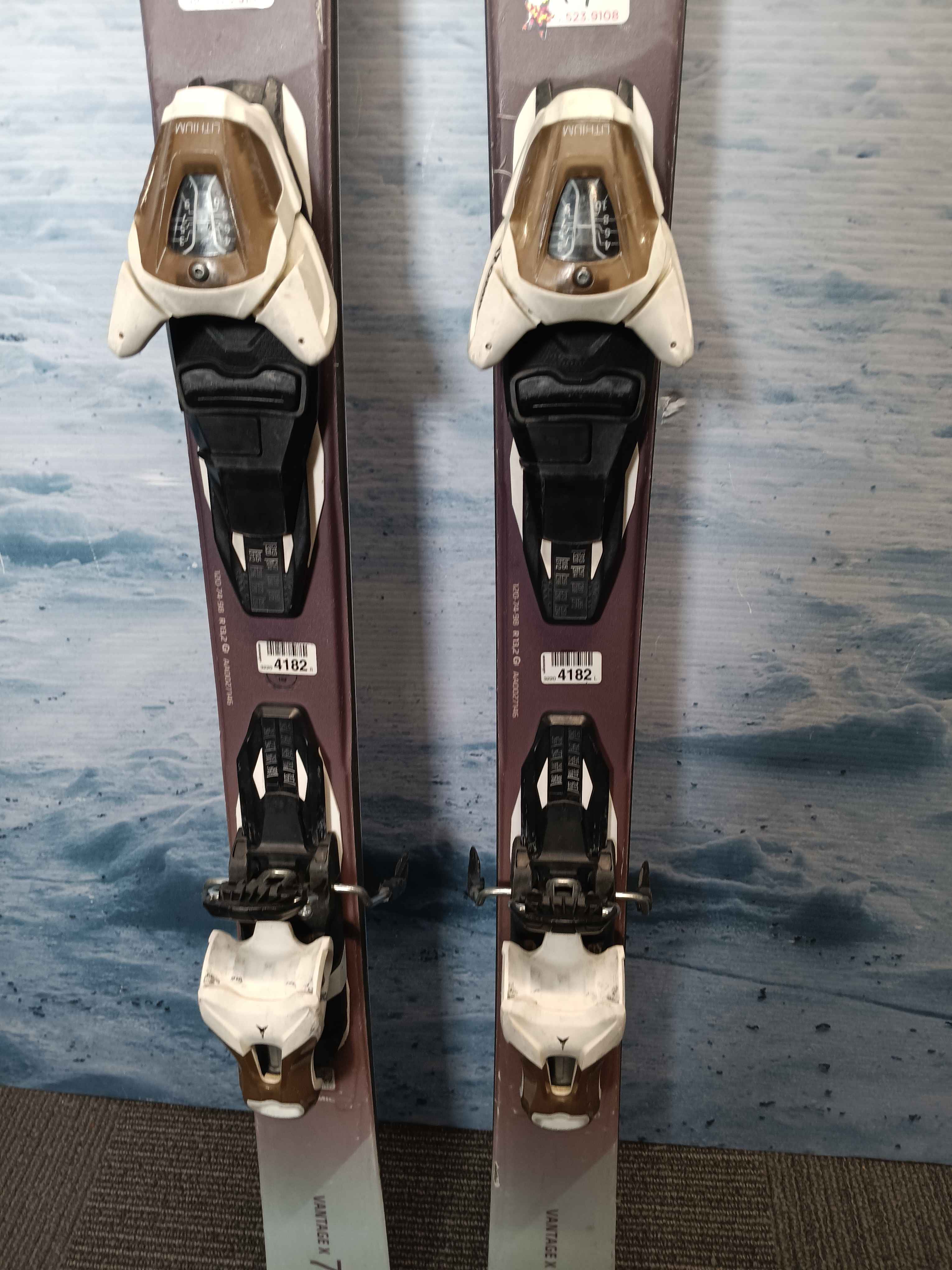 Used Atomic Vantage 74 152cm w/ Atomic Lithium 10 Adjustable Bindings