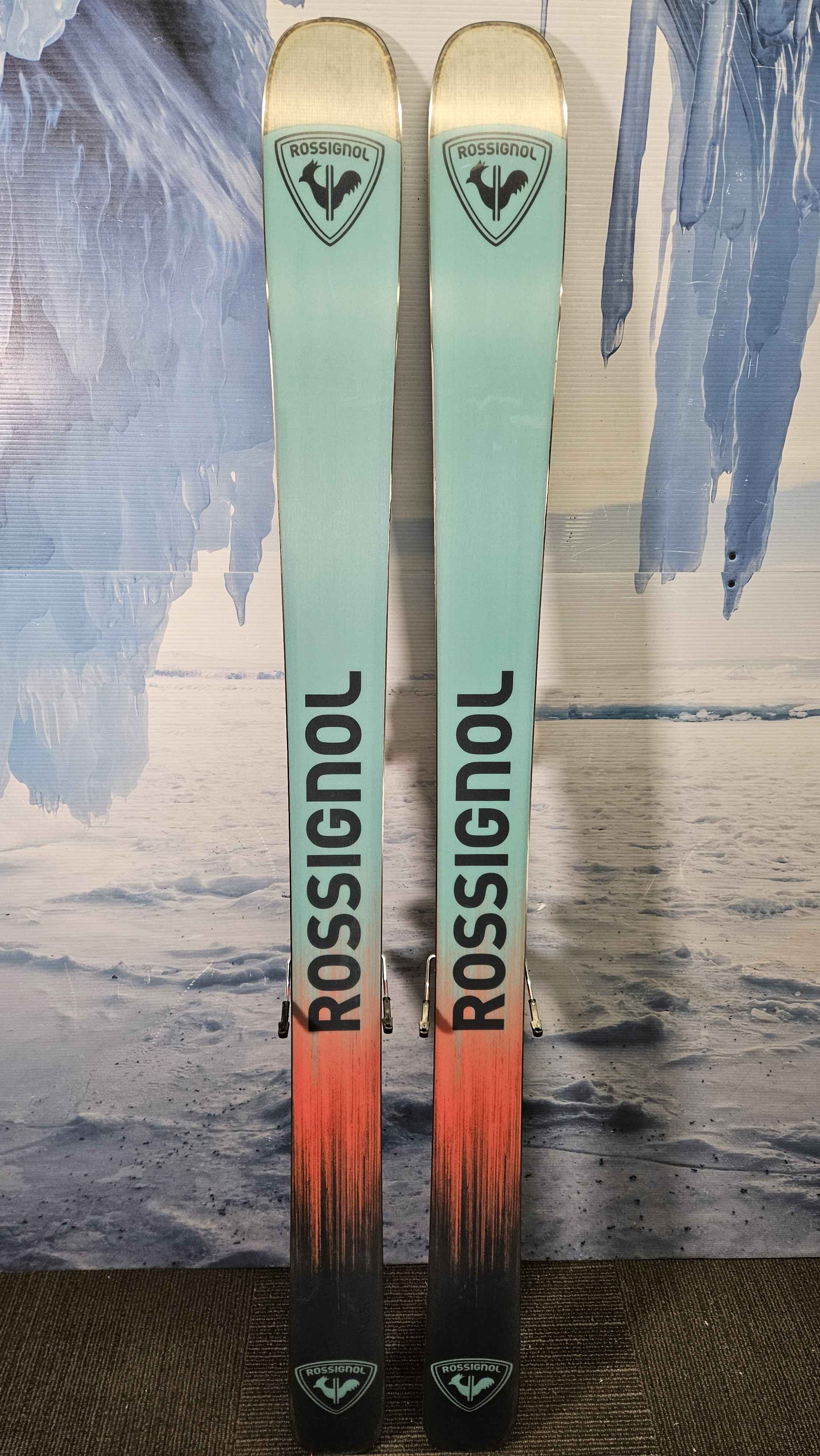 Lightly Used Rossignol Sender Free 110 Skis - 184cm w/ Look SPX 12 Demo Bindings