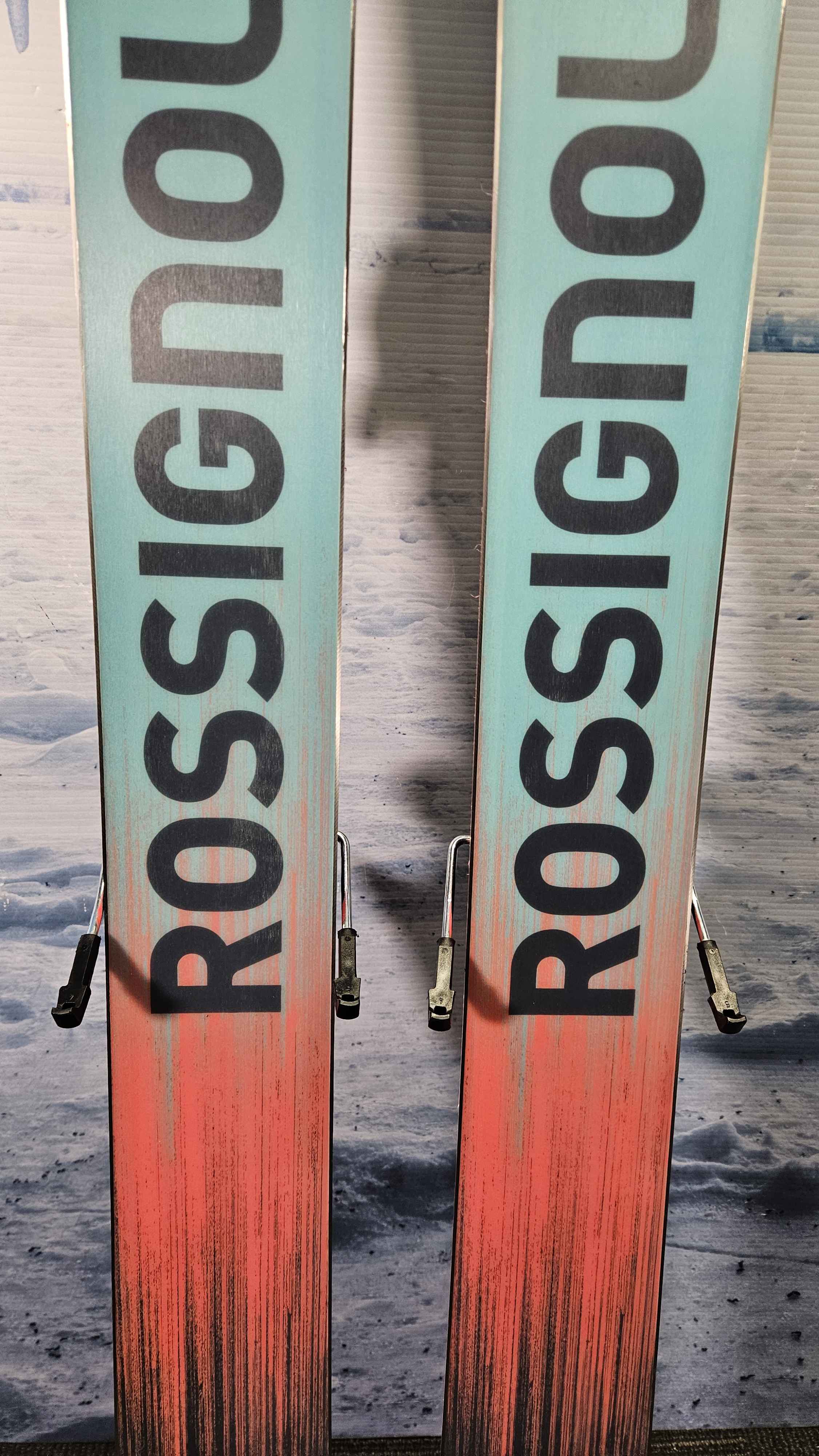 Lightly Used Rossignol Sender Free 110 Skis - 184cm w/ Look SPX 12 Demo Bindings