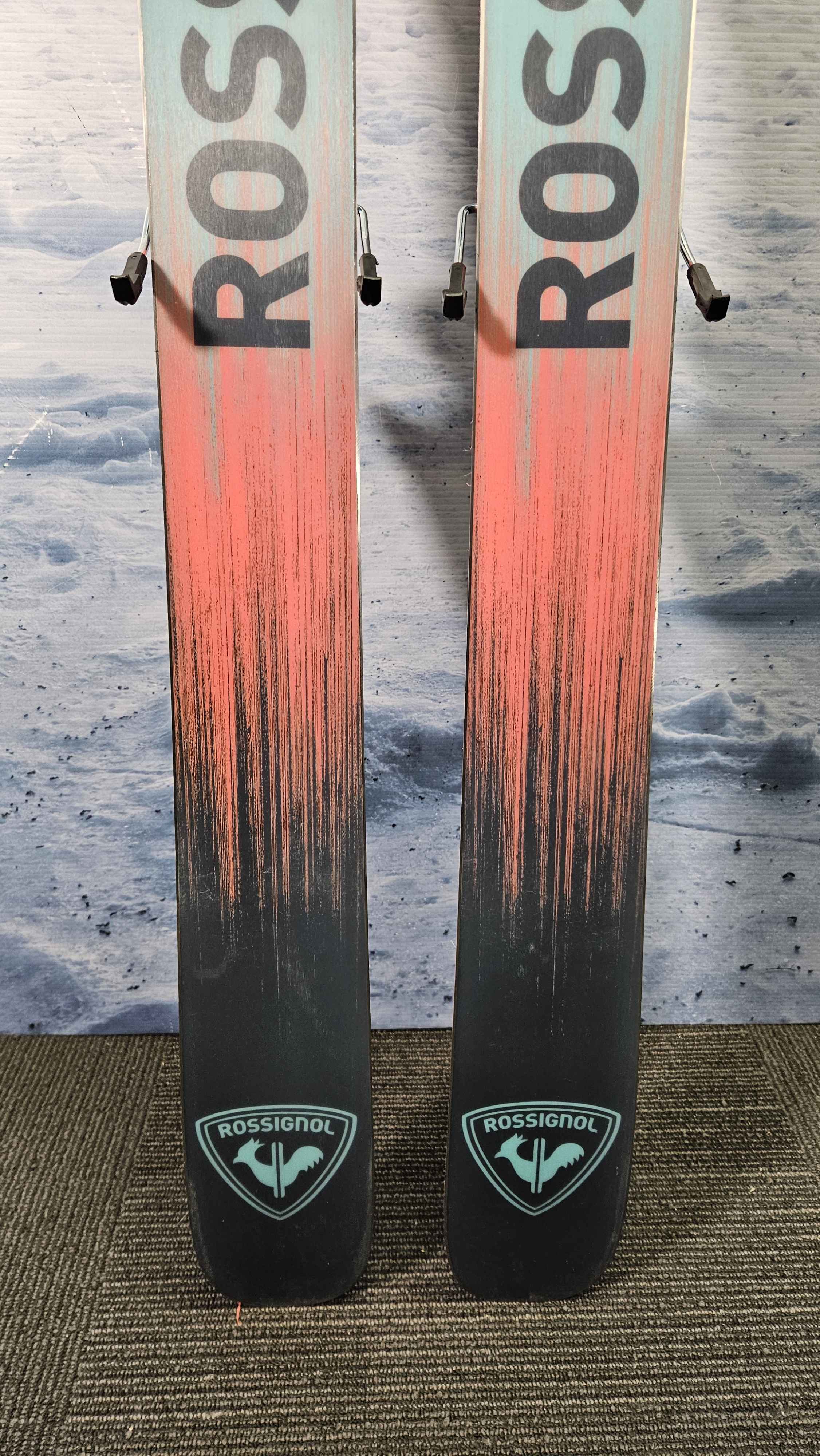 Lightly Used Rossignol Sender Free 110 Skis - 184cm w/ Look SPX 12 Demo Bindings