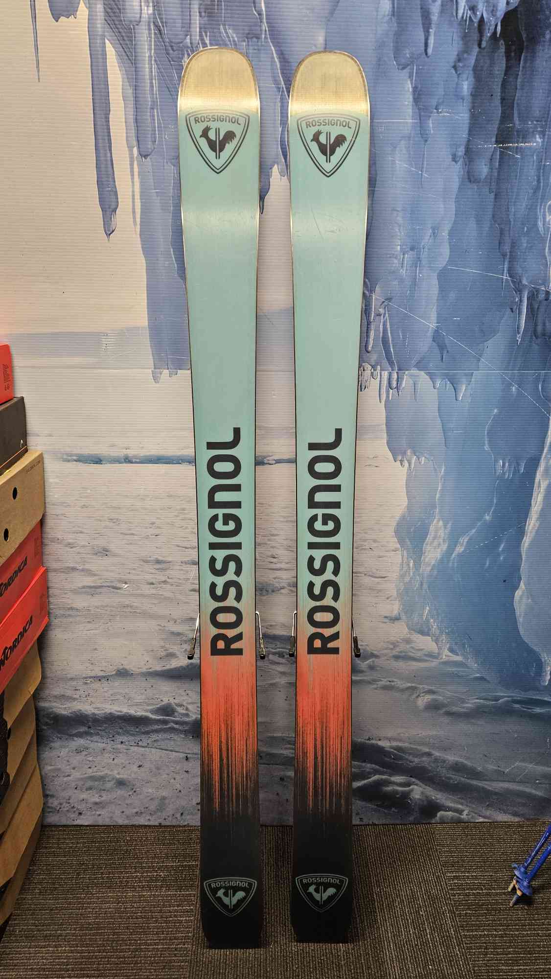 Used Rossignol Sender Free 110 Skis - 184cm w/ Look SPX 12 Demo Binding