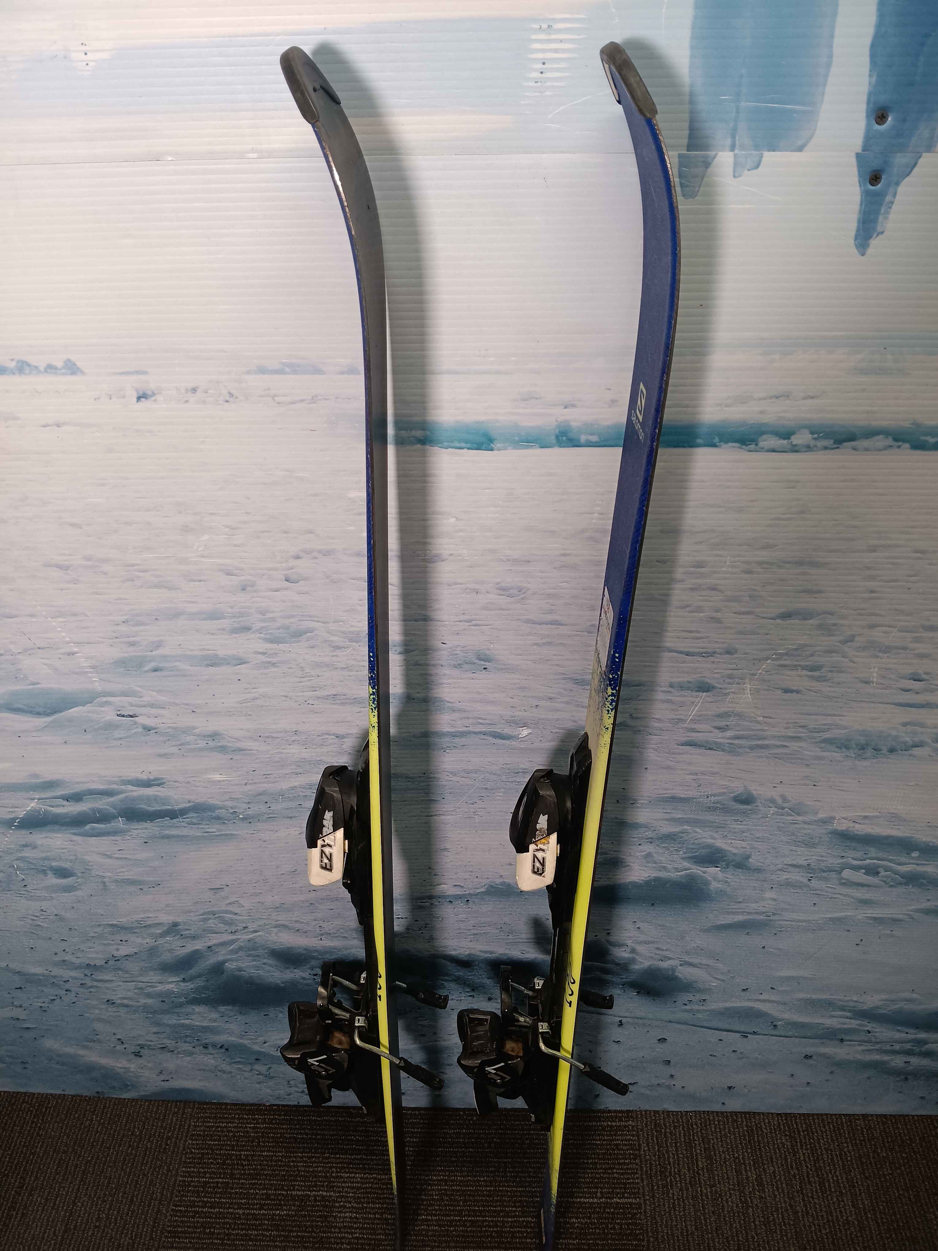 Used Salomon  Qst Max Jr Youth Ski w/ Salomon Ez Trak 7 Demo Bindings - 130CM
