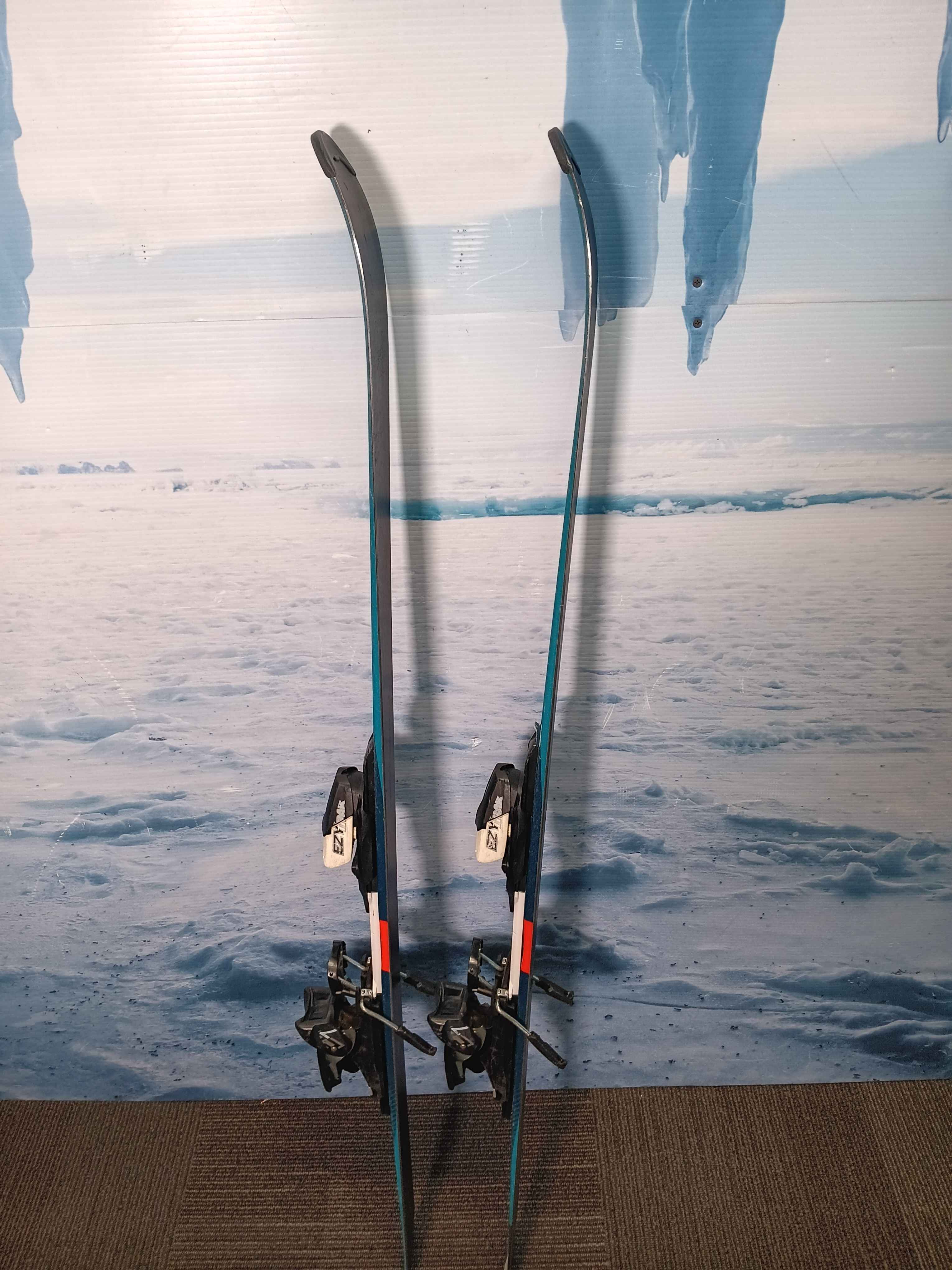 Used Atomic Vantage X Jr 68 Youth Ski w/ Salomon Ez Trak 7.5 Demo Bindings - 140CM