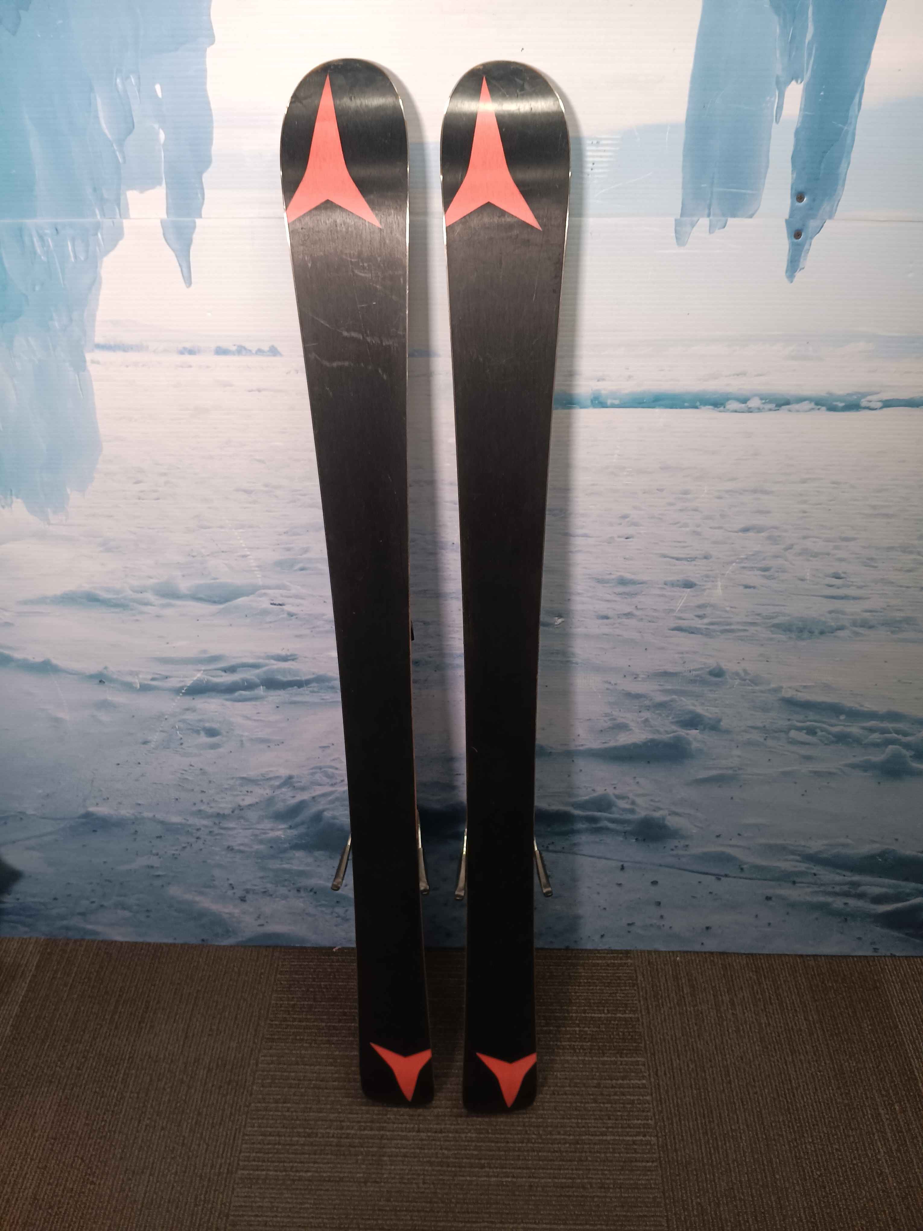Used Atomic Punx 86 Youth Kids Ski w/ Tyrolia Lrx 7.5 Demo Bindings - 140CM