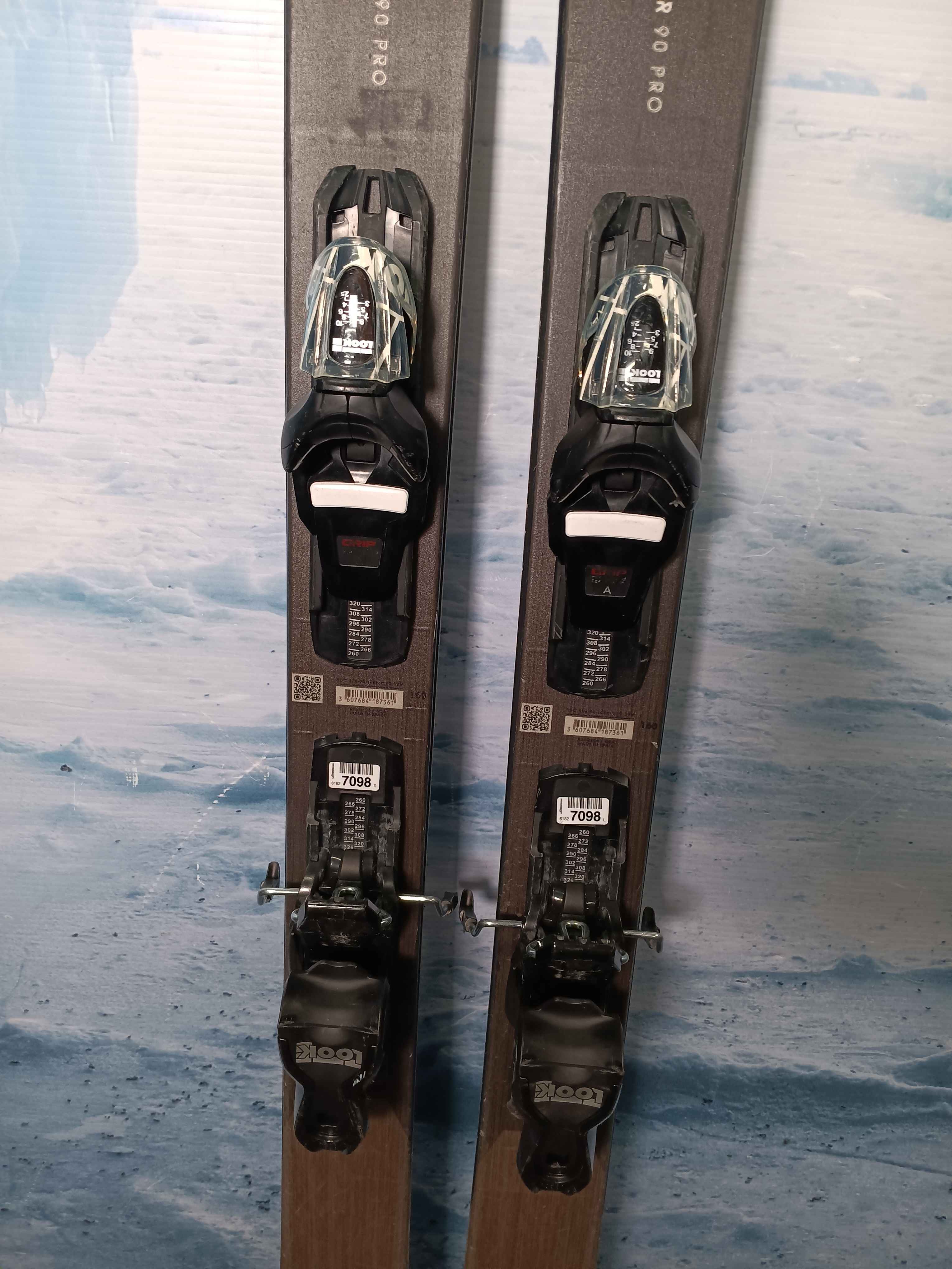 Used  Rossignol  Sender 90 Pro Ski w/ Look  Xpress 10 GW Demo Bindings - 150CM