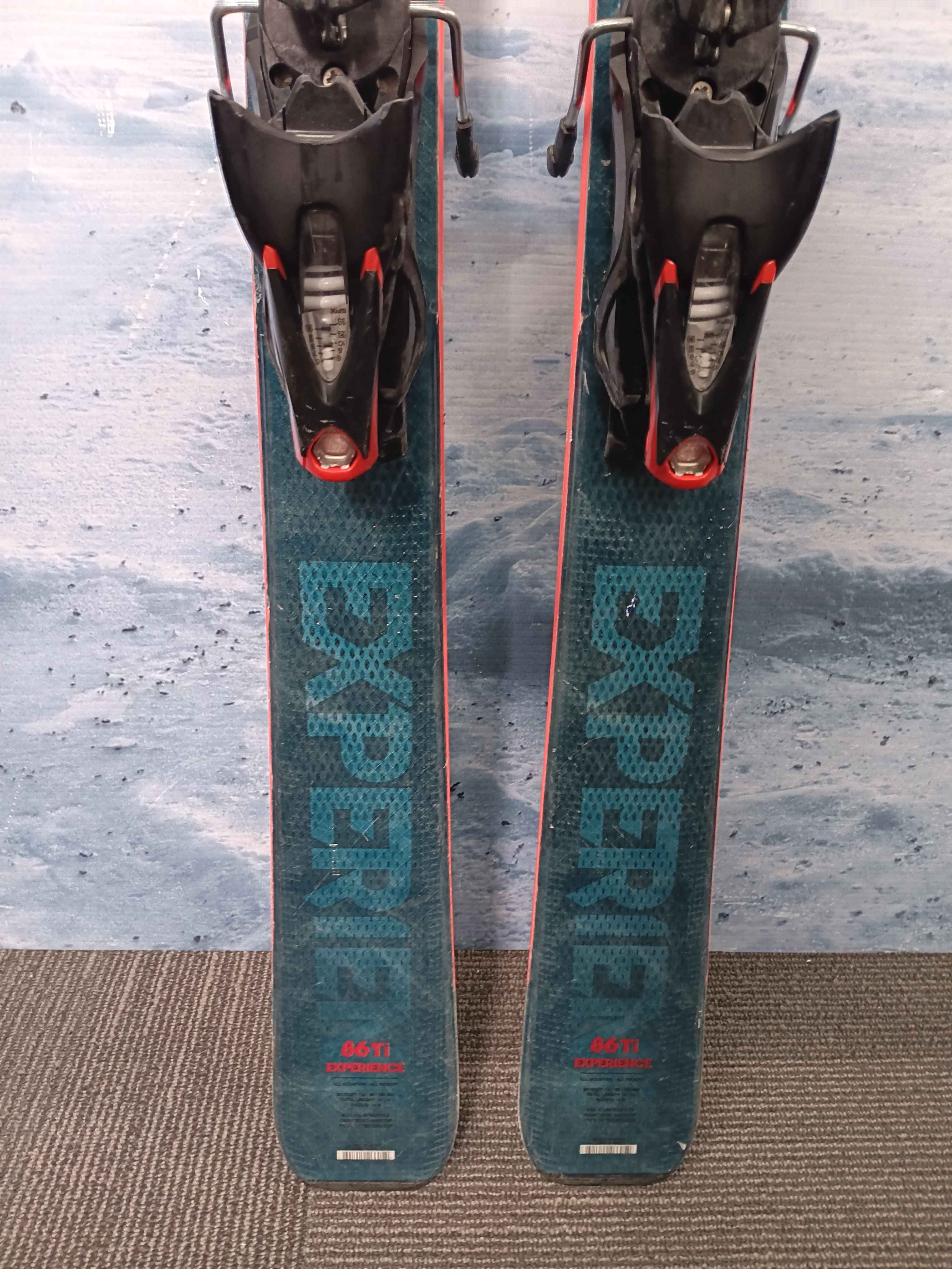 Used Rossignol  Experience 86 Ski w/ Look  Spx 14 Demo Bindings - 167CM