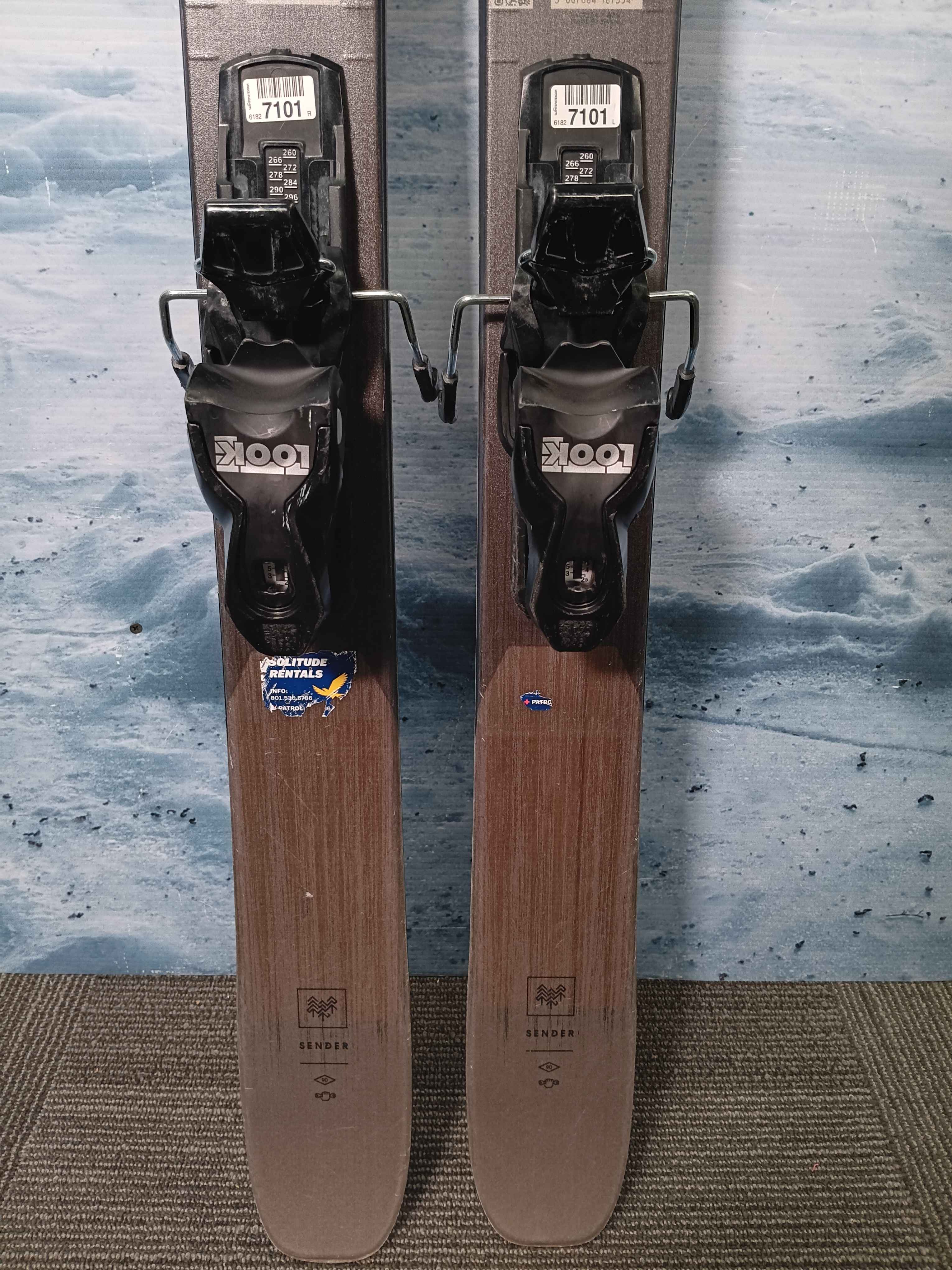 Used  Rossignol  Sender 90 Pro Ski w/ Look  Xpress 10 GW Demo Bindings - 150cm