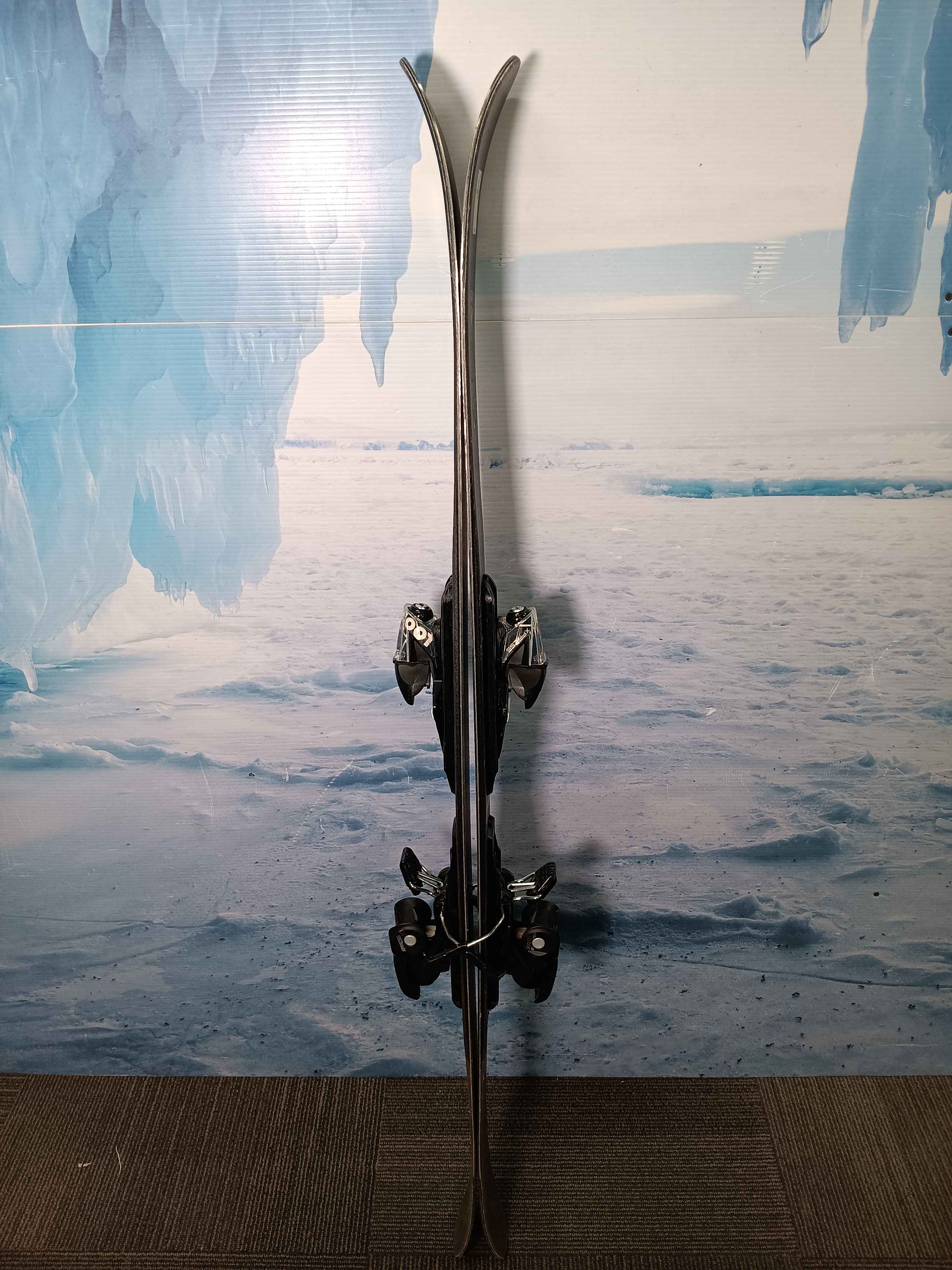 Used  Rossignol  Sender 90 Pro Ski w/ Look  Xpress 10 GW Demo Bindings - 150cm