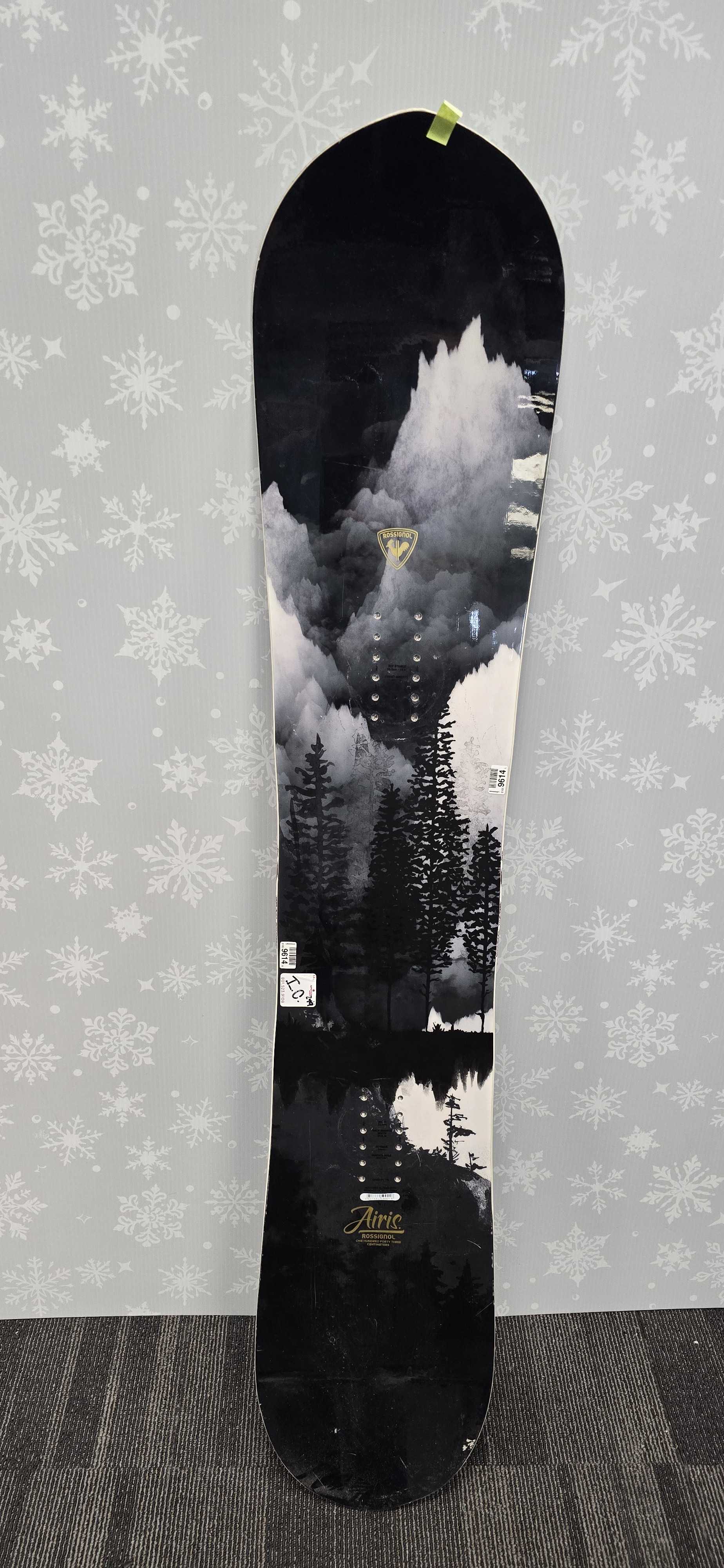 Used 2025 Rossignol Airis 143CM Snowboard