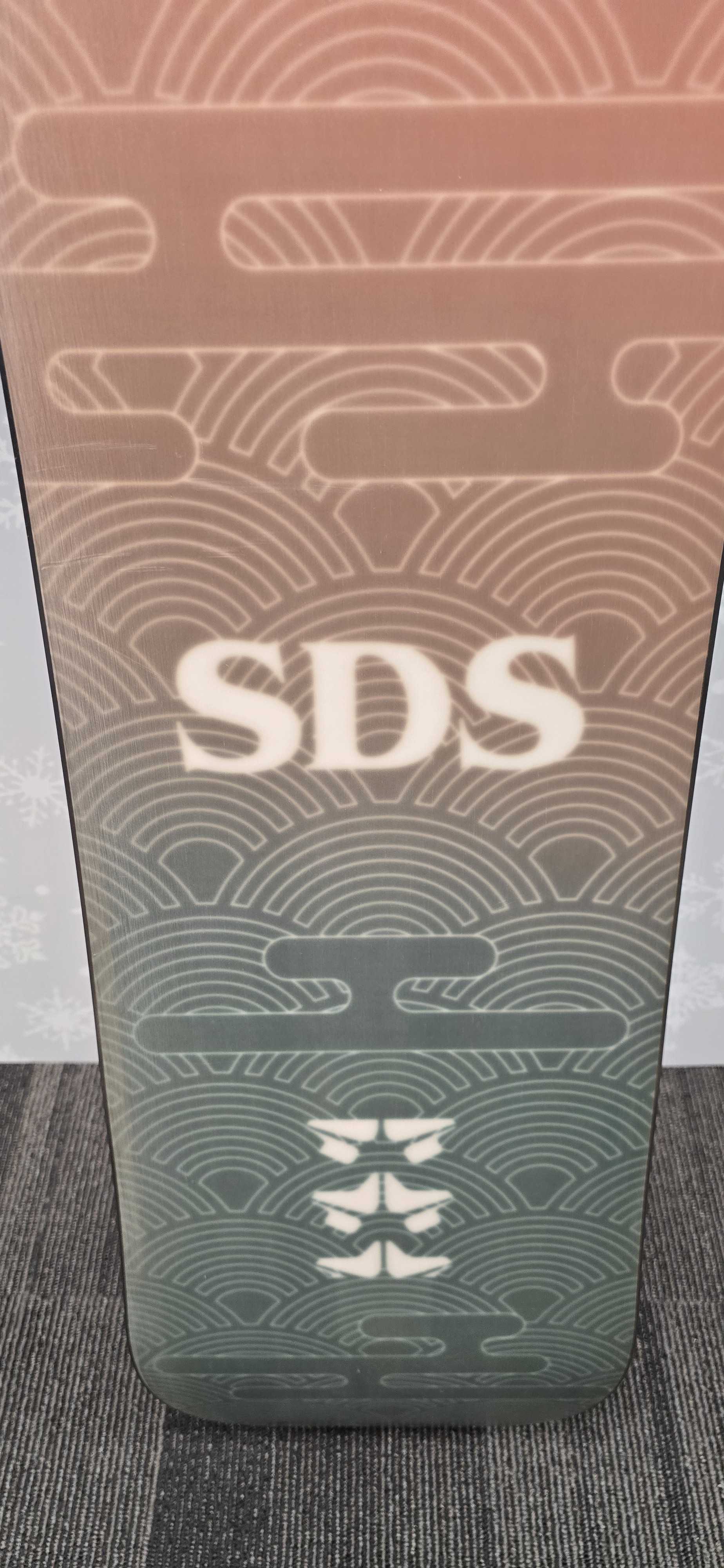 Used RomeSDS Royal Snowboard - 144CM