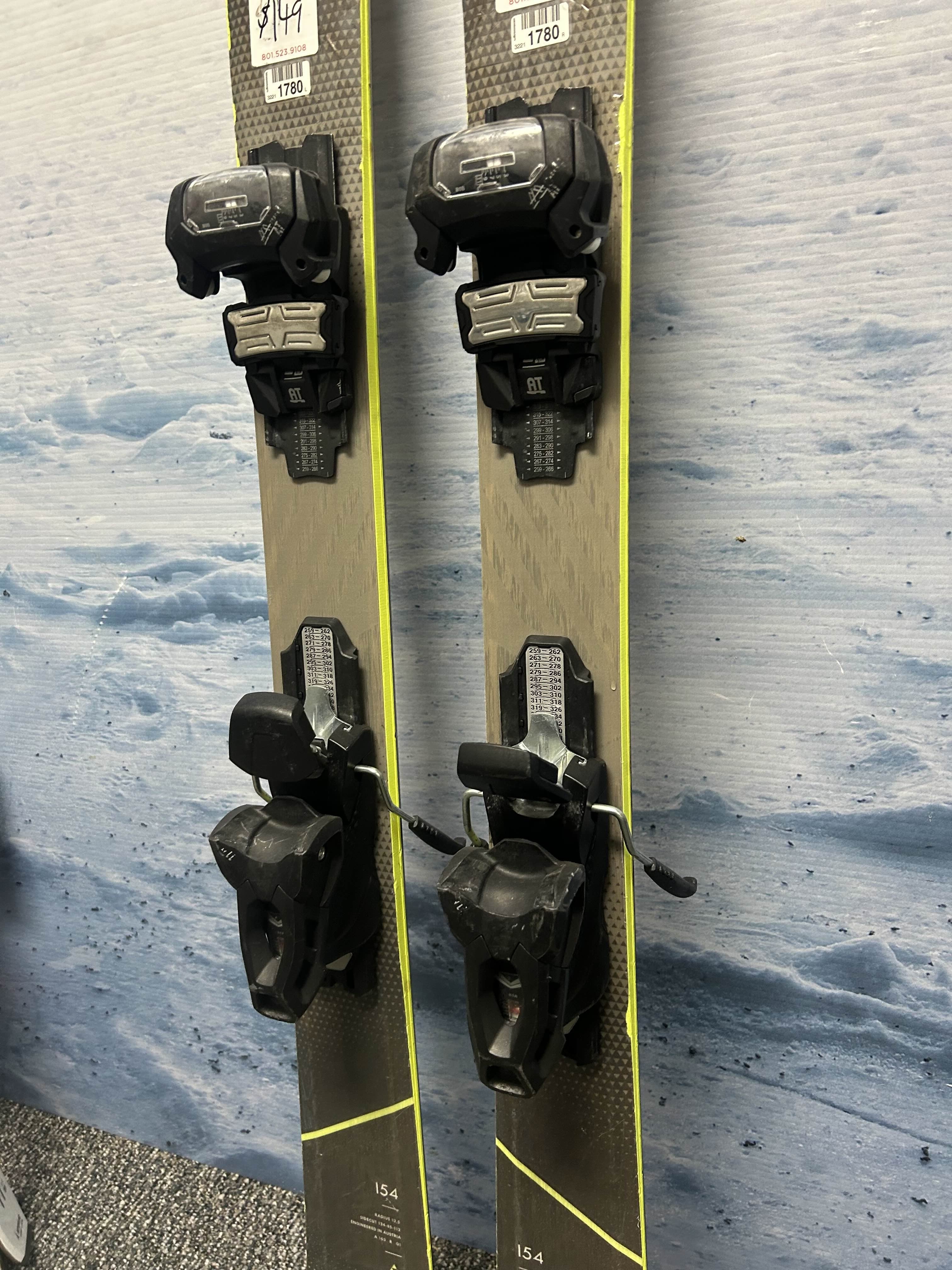 Used Fischer Pro MT 86 154cm Skis w/ Tyrolia Attack 11 Demo binding