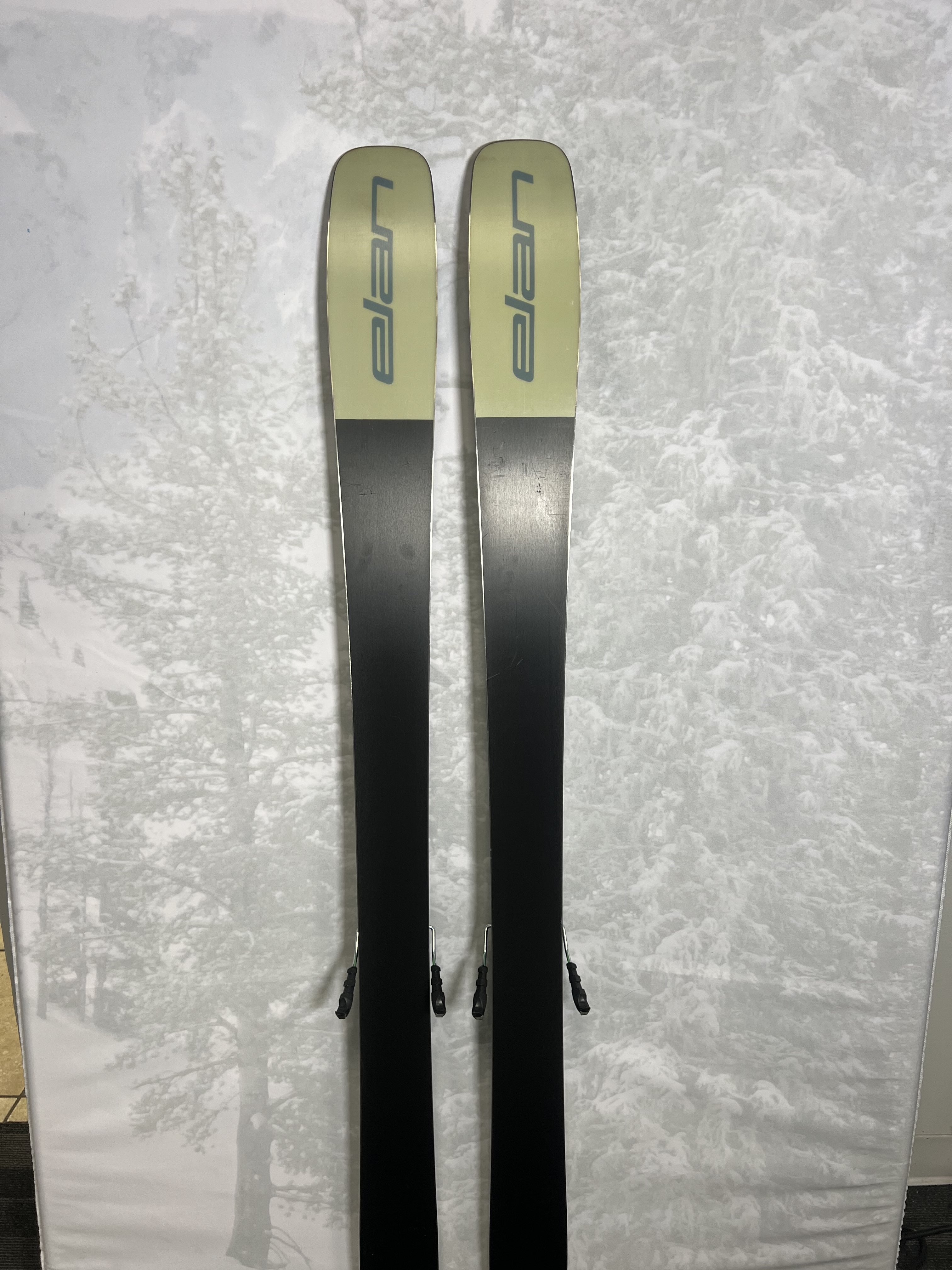 Lightly Used 2025 Elan Ripstick 96 - 161 cm w/ Tyrollia Attack 13 adjustable GW bindings