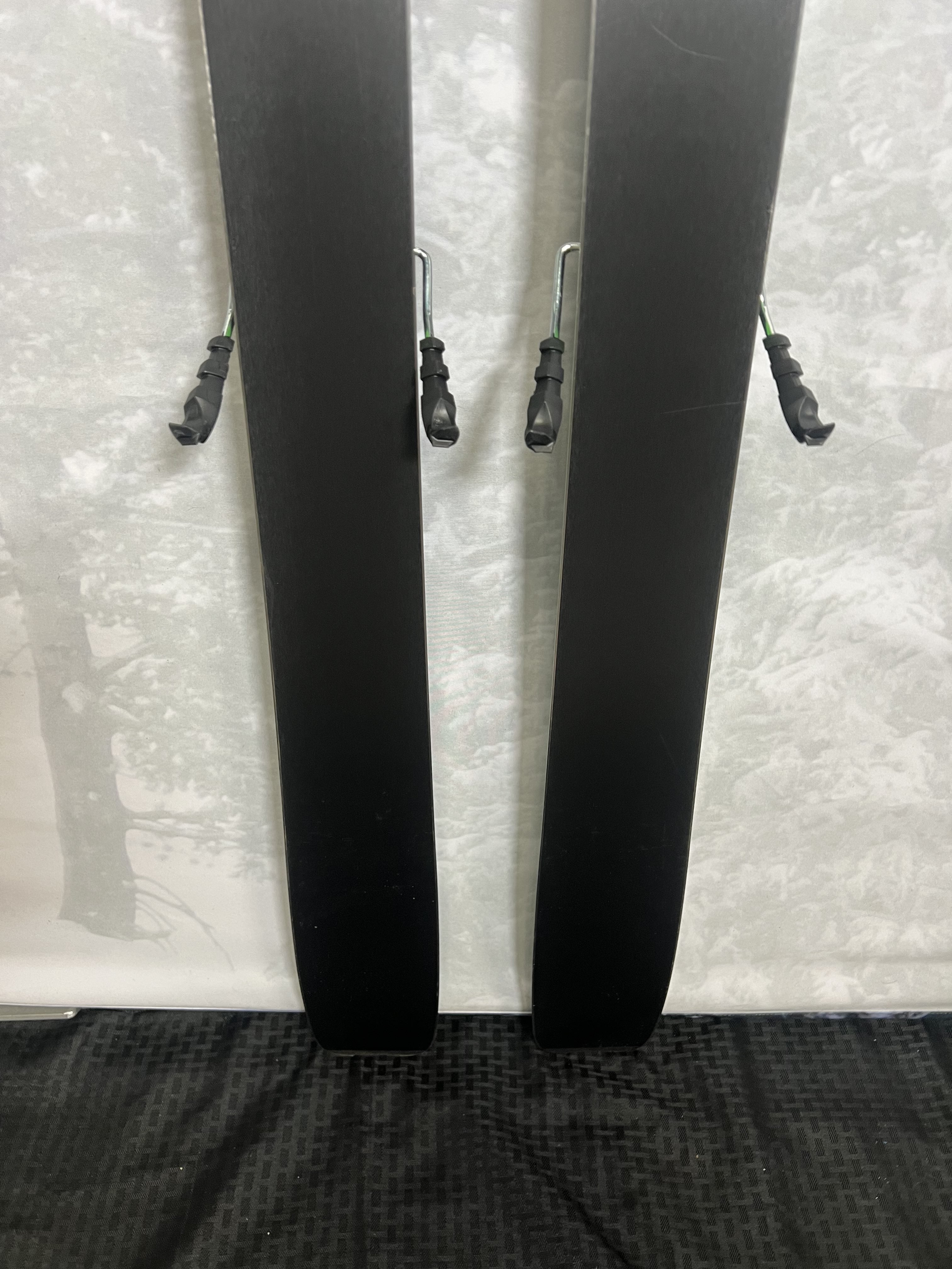 Lightly Used 2025 Elan Ripstick 96 - 161 cm w/ Tyrollia Attack 13 adjustable GW bindings