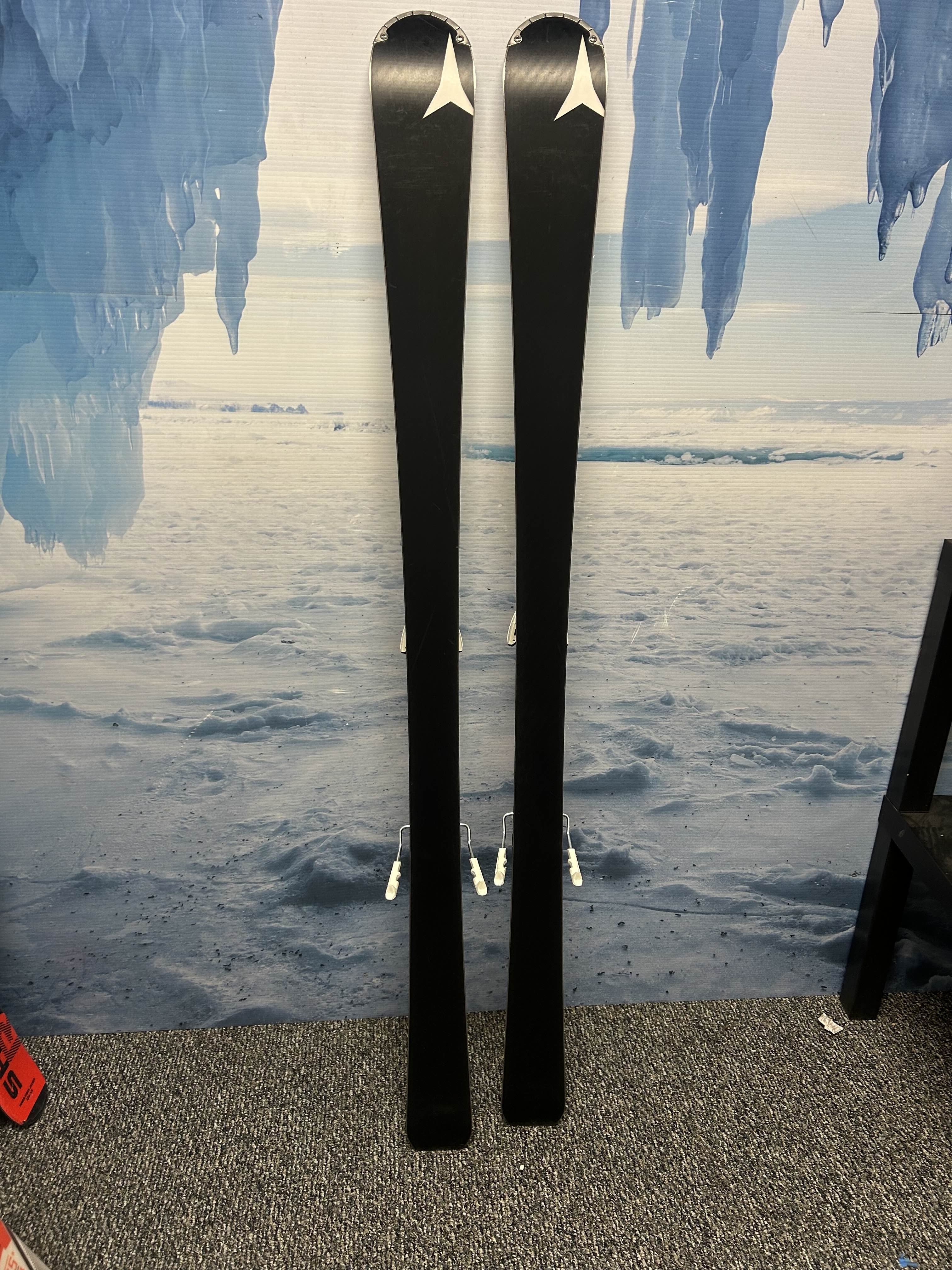 Used Atomic Cloud 11 155cm Women Skis w/ Atomic XT10 Demo Bindings