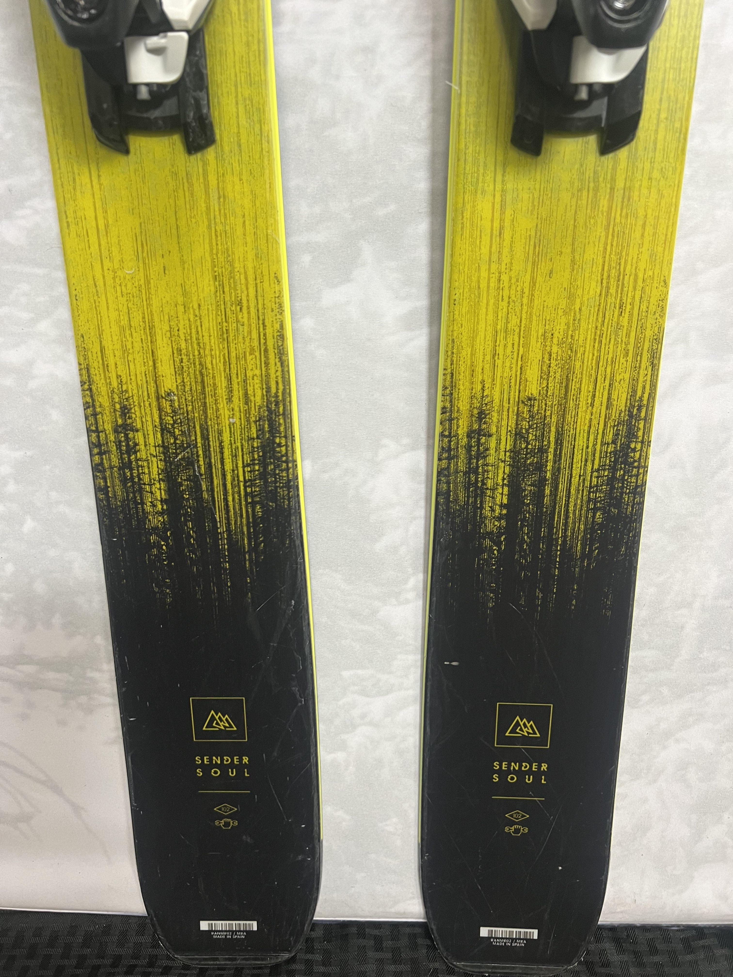 Lightly Used Rossignol Sender Soul 102 172cm Skis w/ Look NX 12 Bindings