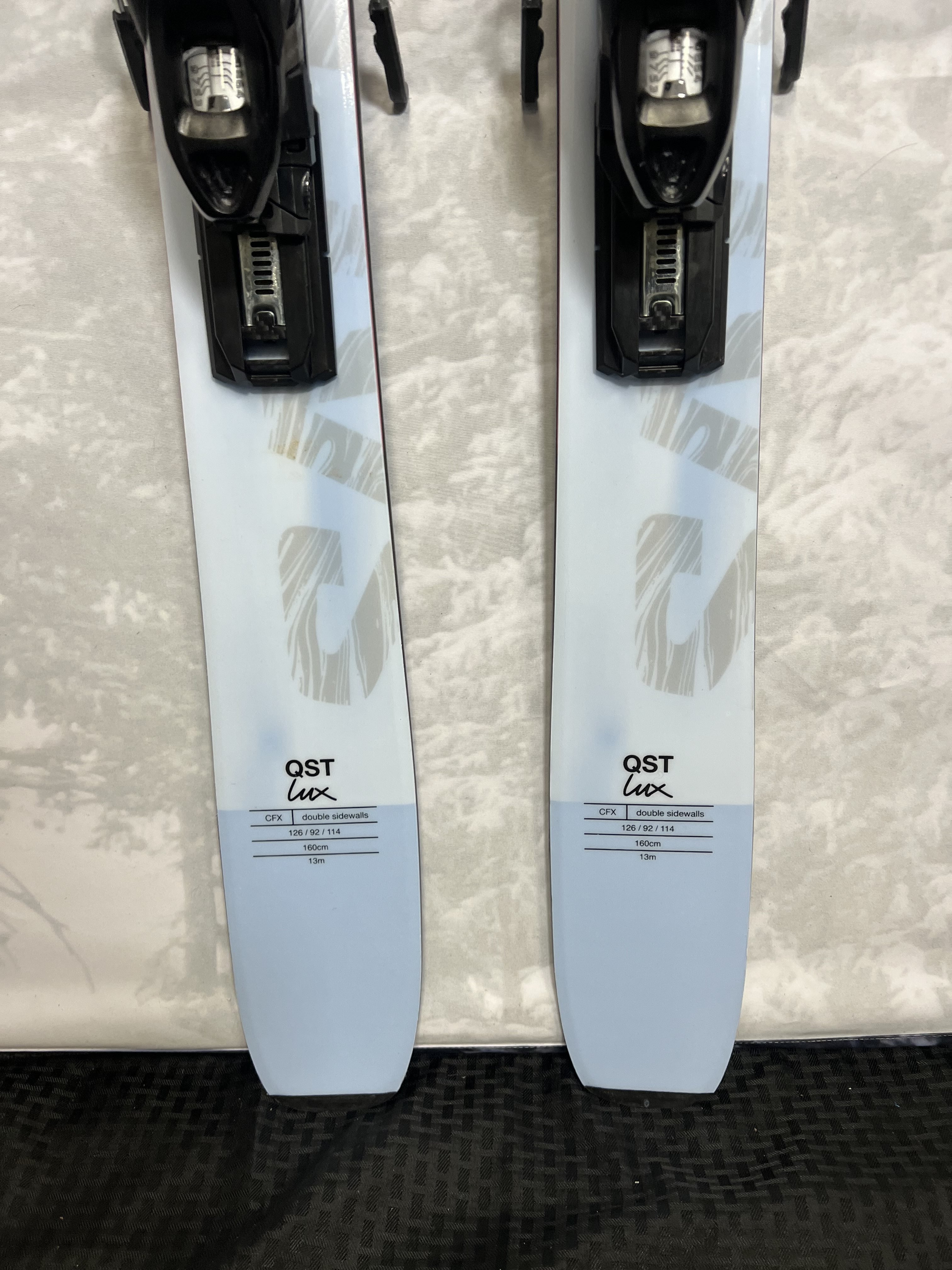 Used 2025 Salomon QST Lux 92 Skis- 160 cm w/ Salomon M10 Binding