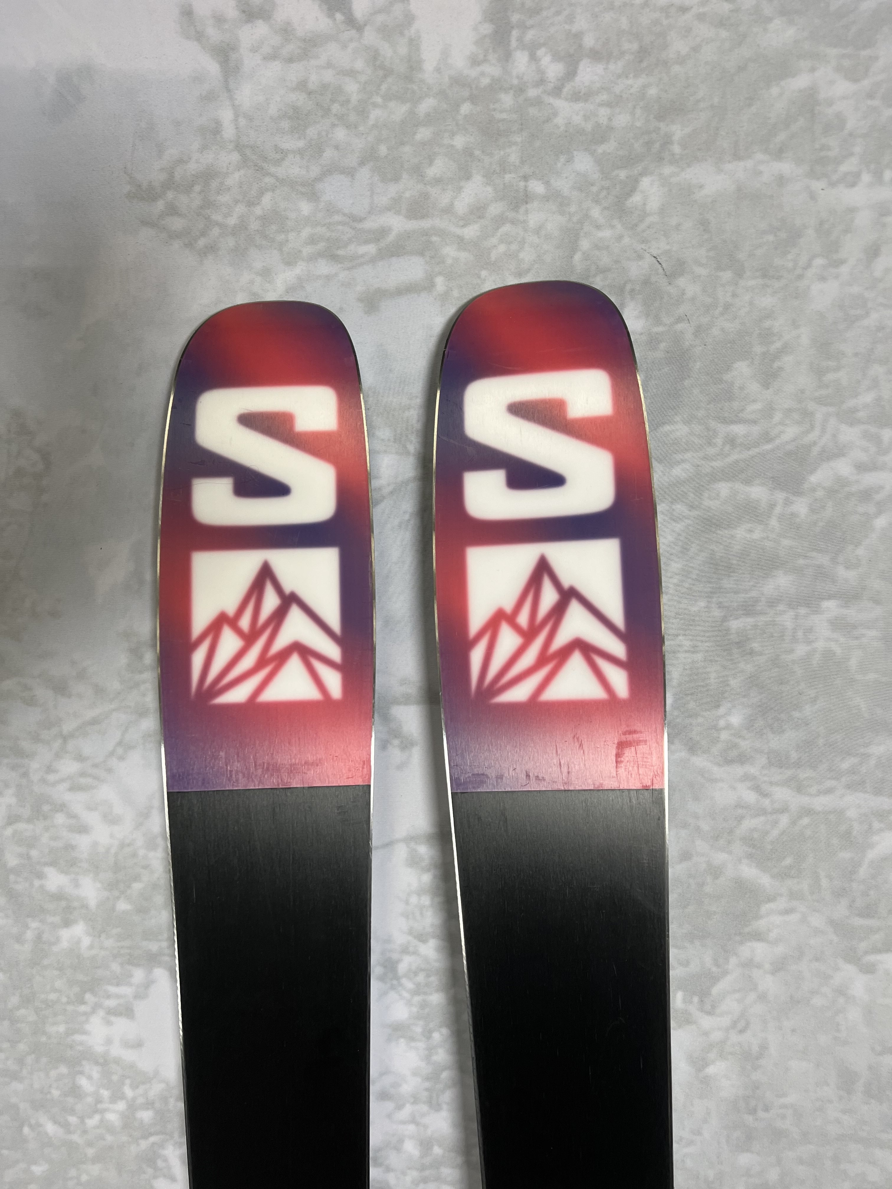 Used 2025 Salomon QST Lux 92 Skis- 160 cm w/ Salomon M10 Binding