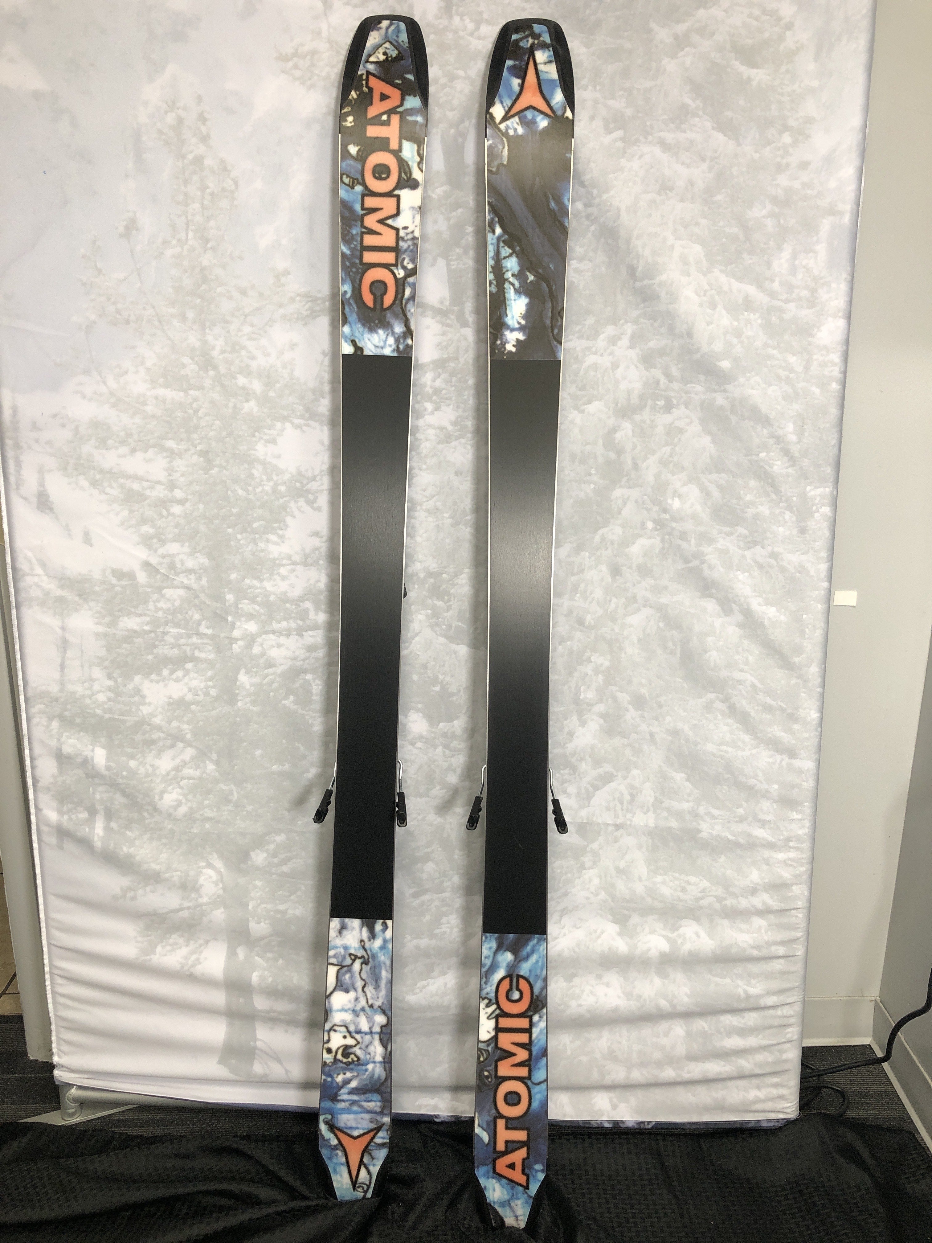 Lightly Used 2025 Atomic Bent Chetler 90 Skis - 175cm w/ Atomic Strive 13 GW binding