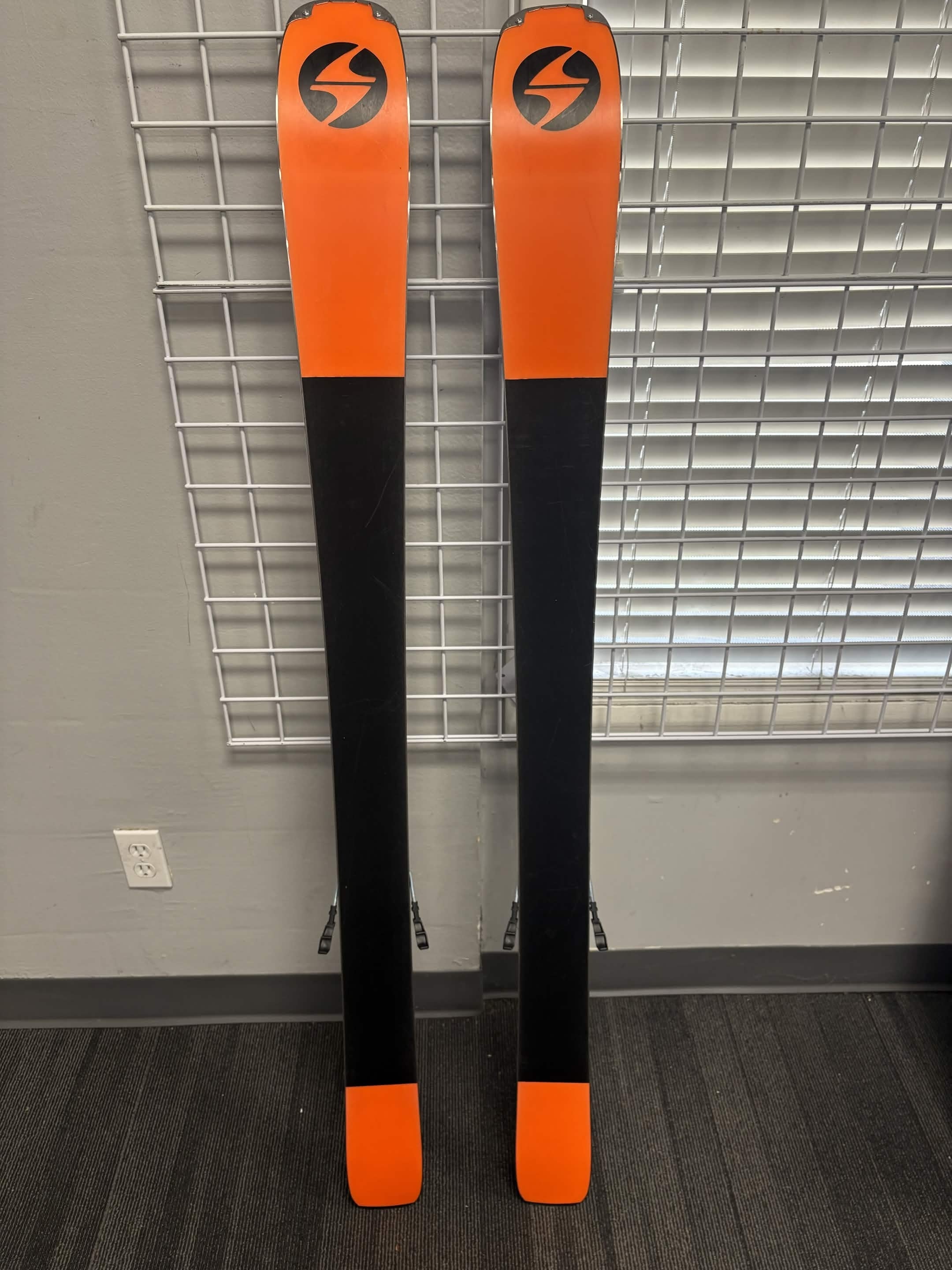 Lightly Used Blizzard Black Pearl 88 152cm Skis w/ Marker 11 TCX Bindings