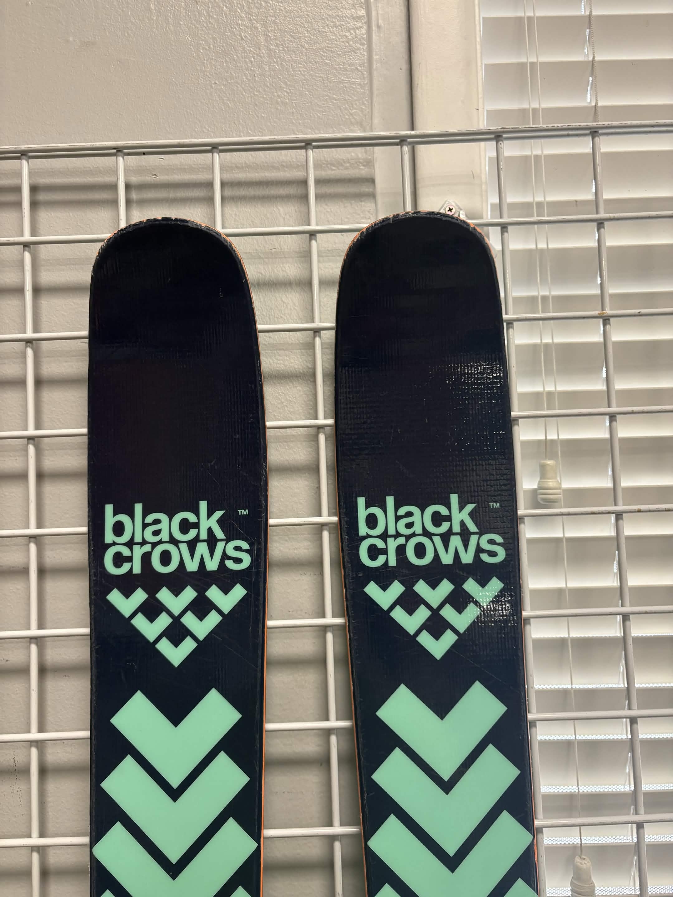 Black Crows Atris 178cm Skis w/ Atomic Strive 13 GW Demo Binding - Lightly Used