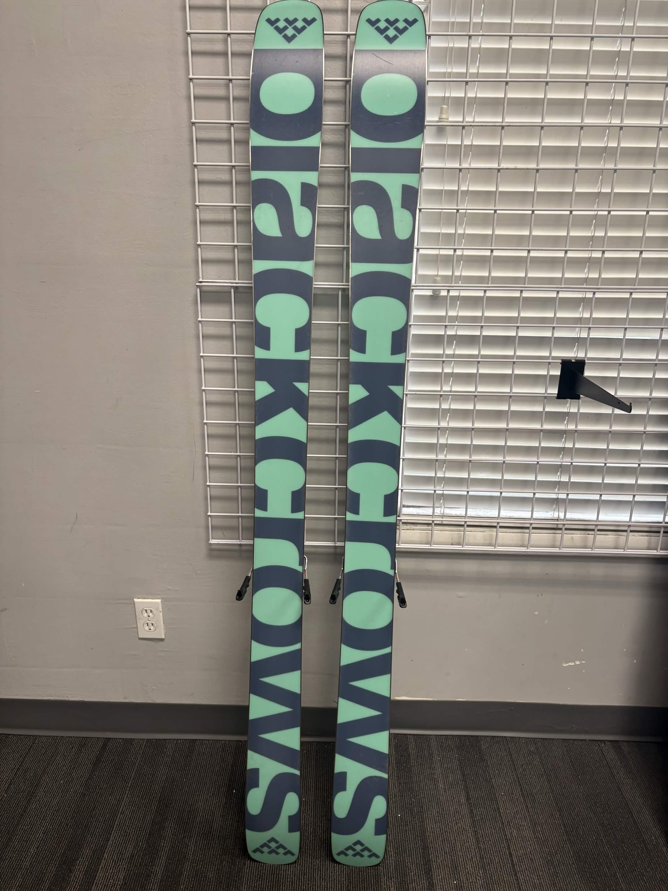 Black Crows Atris 178cm Skis w/ Atomic Strive 13 GW Demo Binding - Lightly Used