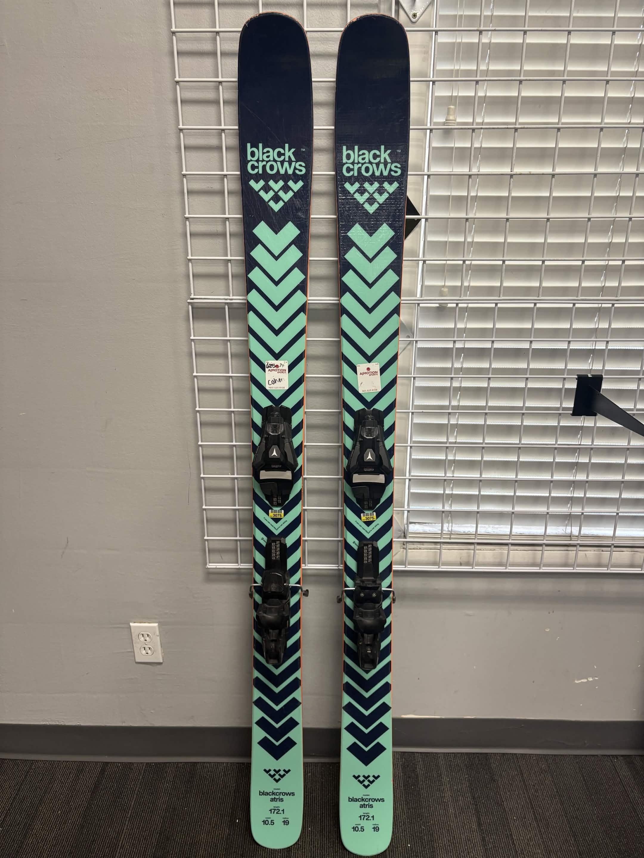 Black Crows Atris 172cm Skis w/ Atomic Strive 13 GW Demo Binding - New 2026