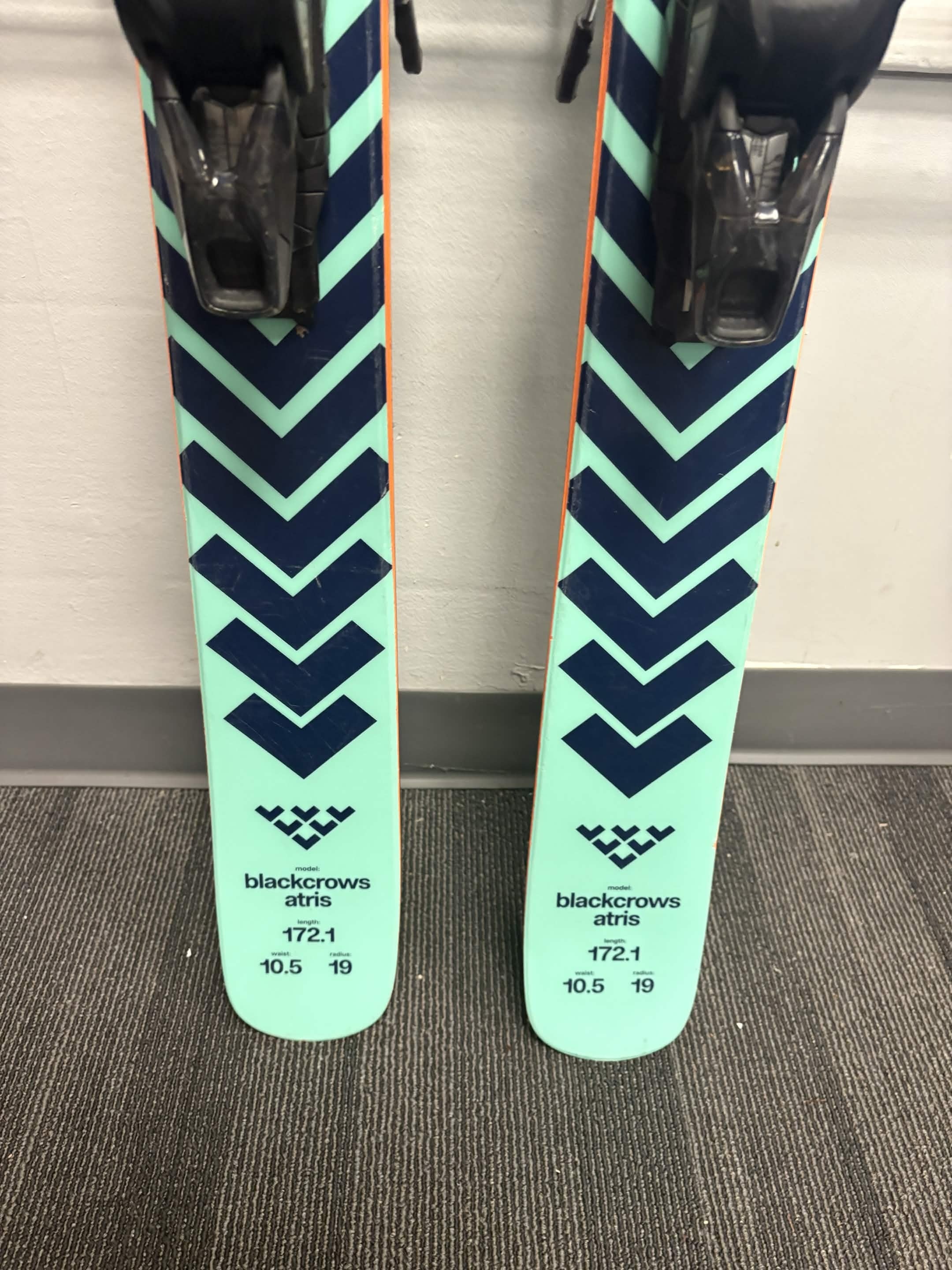 Black Crows Atris 172cm Skis w/ Atomic Strive 13 GW Demo Binding - New 2026