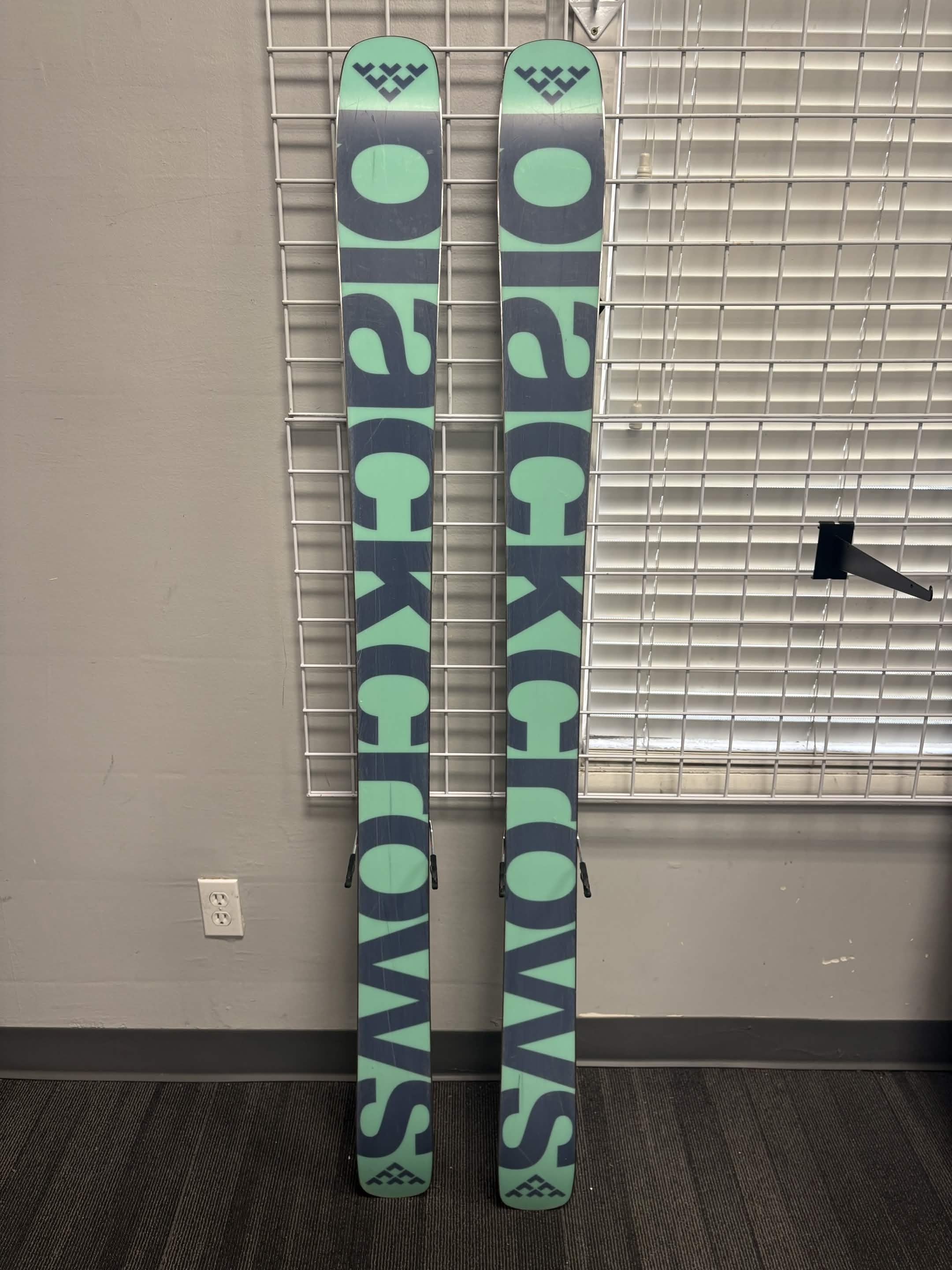 Black Crows Atris 172cm Skis w/ Atomic Strive 13 GW Demo Binding - New 2026
