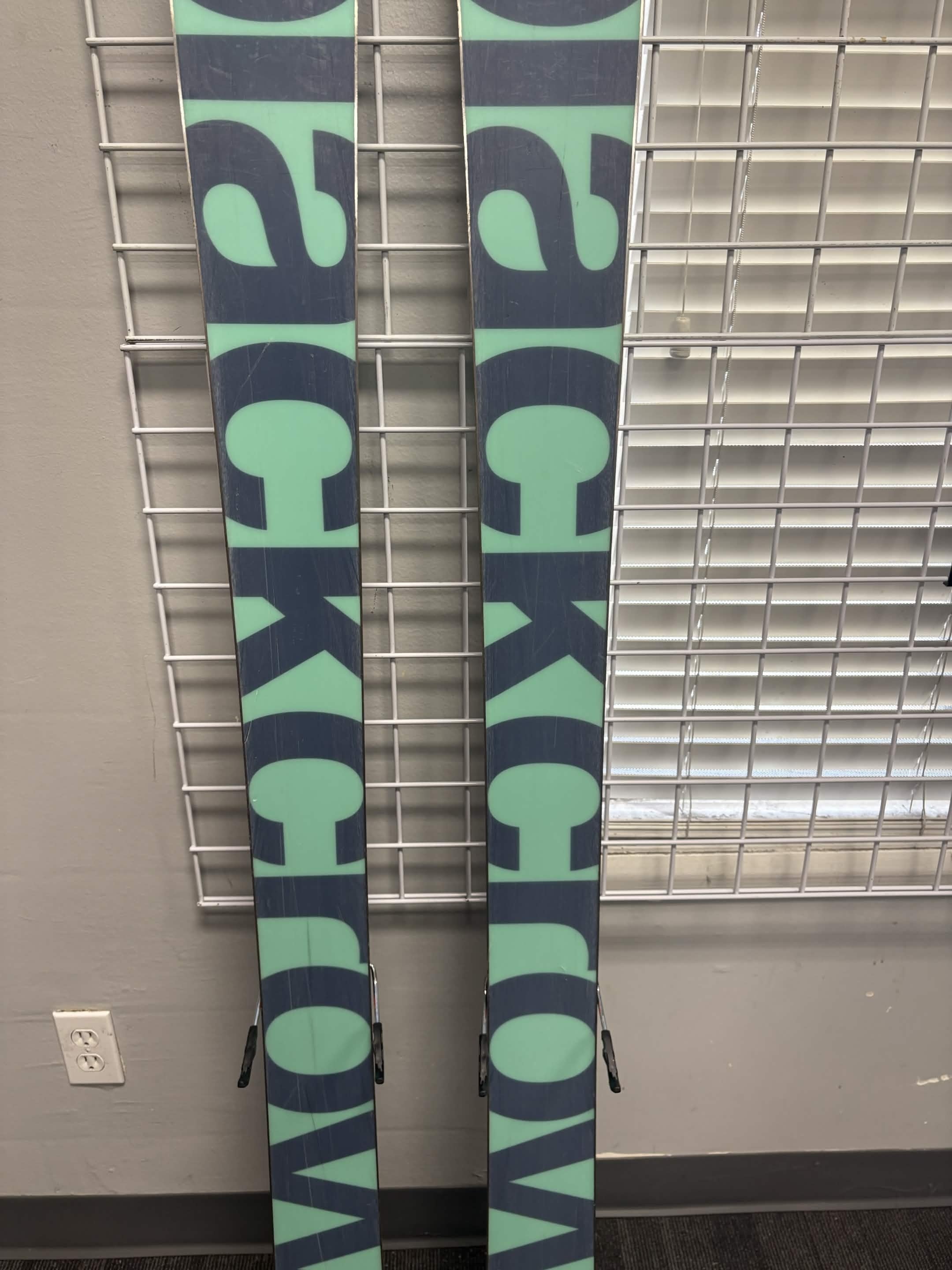 Black Crows Atris 172cm Skis w/ Atomic Strive 13 GW Demo Binding - New 2026