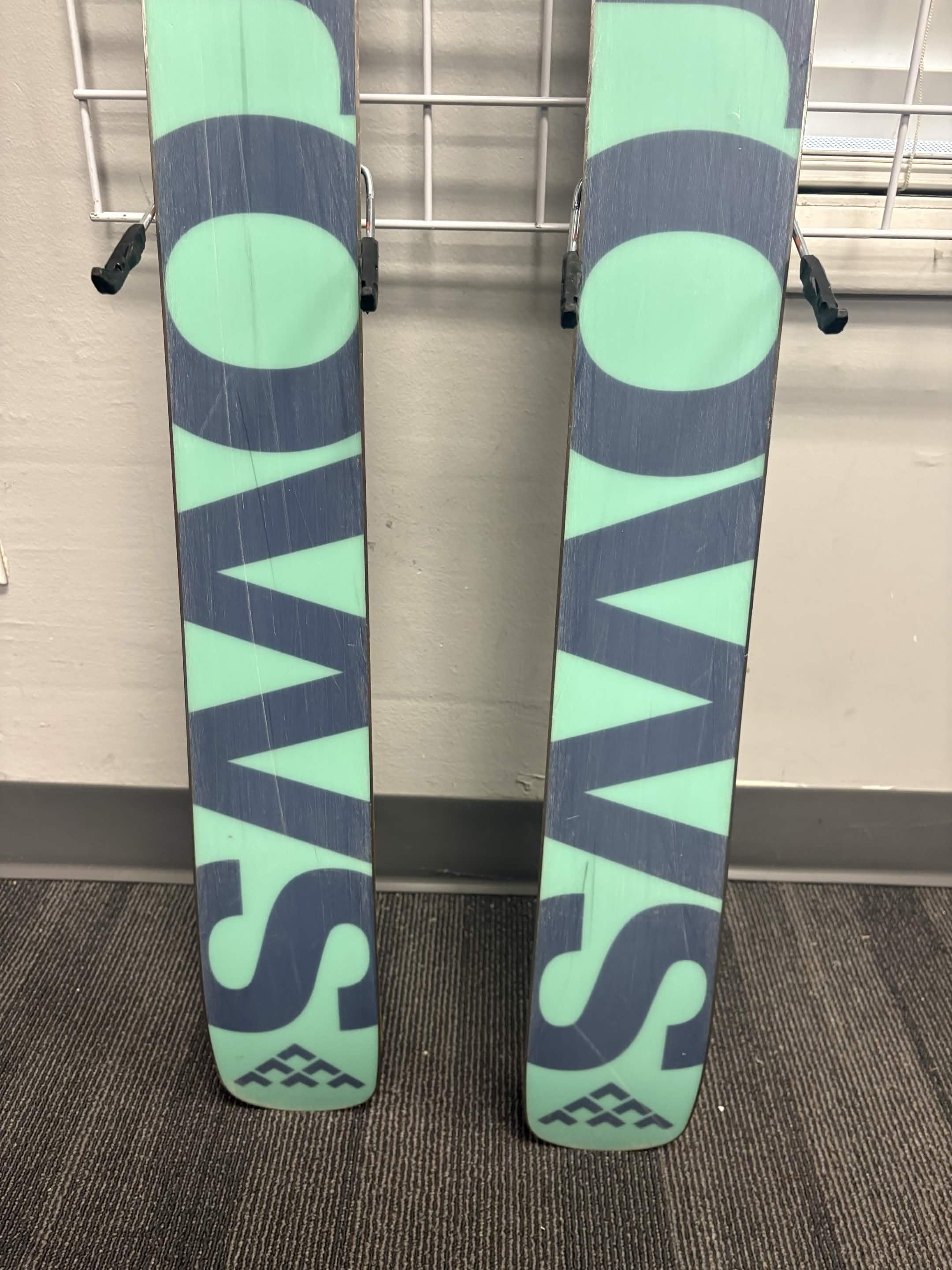 Black Crows Atris 172cm Skis w/ Atomic Strive 13 GW Demo Binding - New 2026