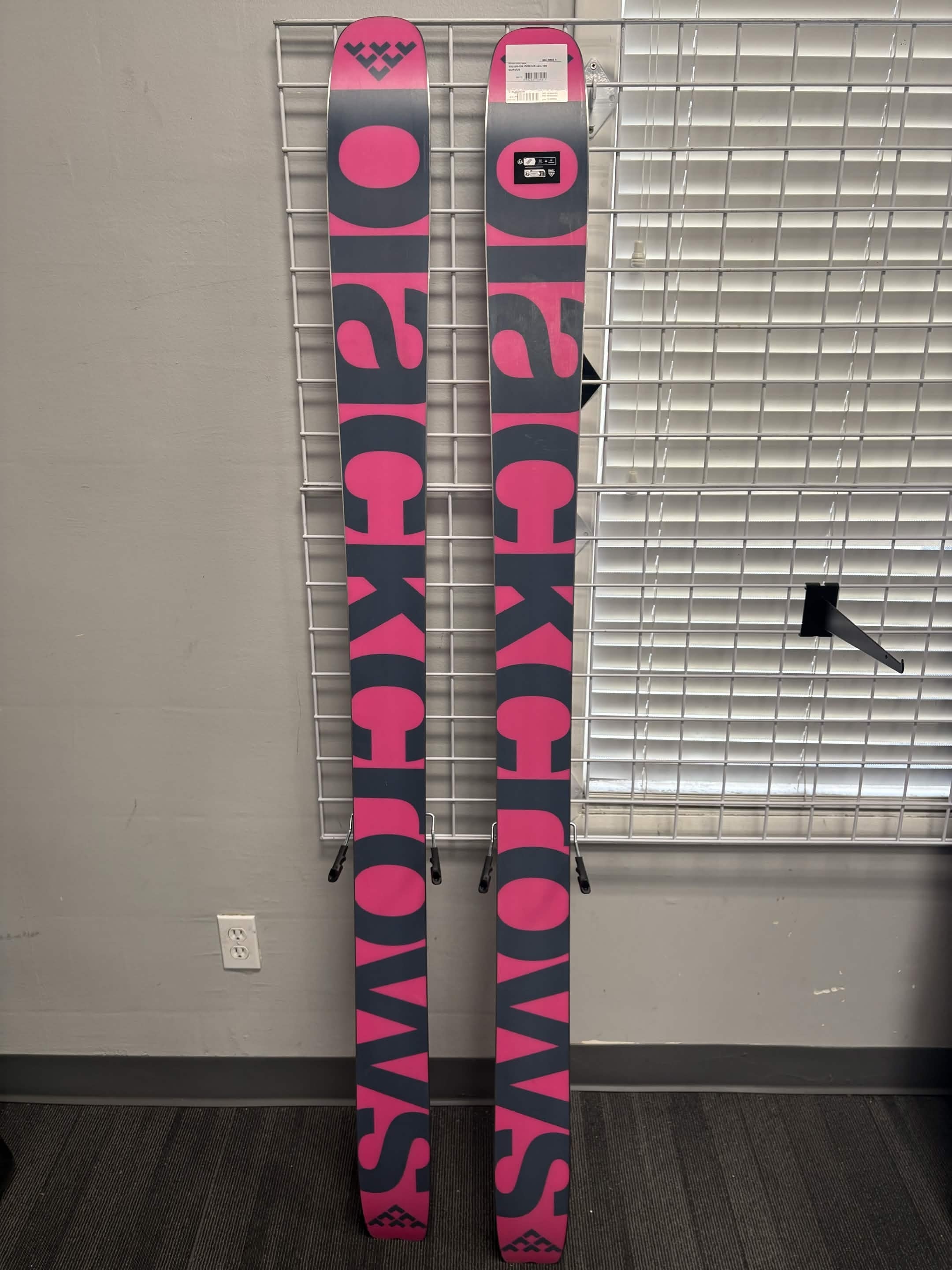 Black Crows Corvus Demo Ski 186cm w/ Atomic Strive 13 GW Demo Binding