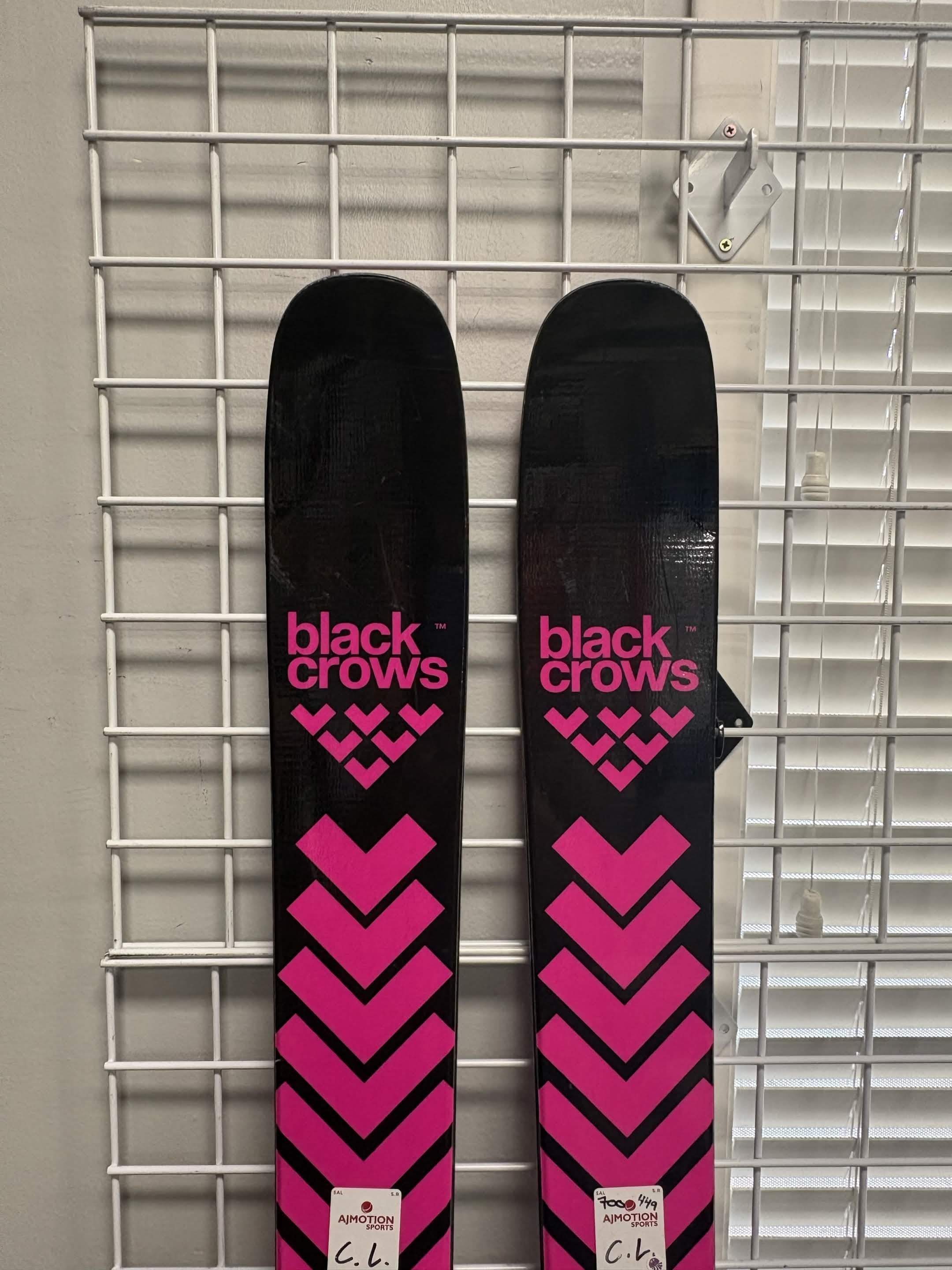 Black Crows Corvus 169cm Skis w/ Atomic Strive 13 GW Demo Binding - Lightly Used