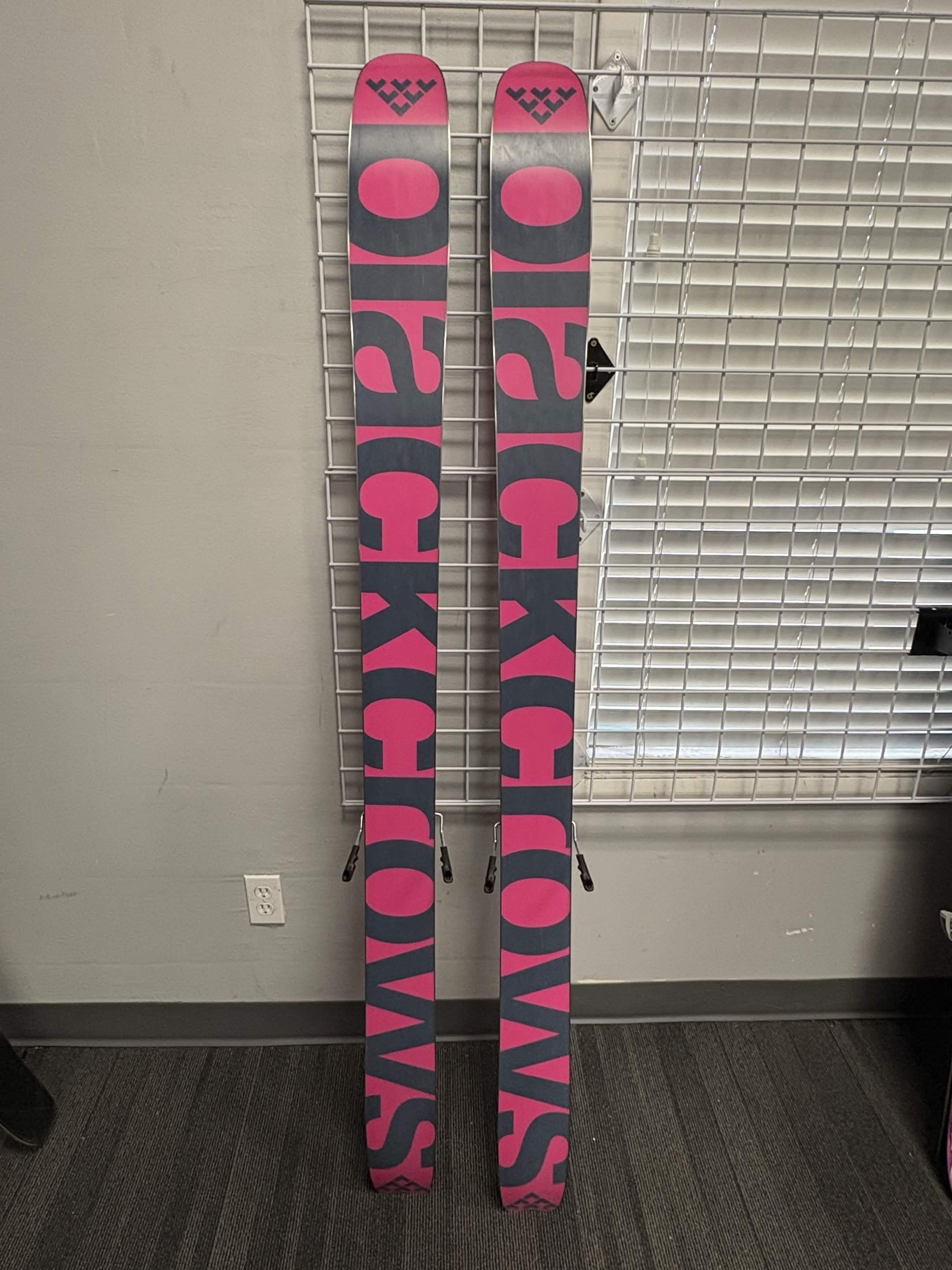 Black Crows Corvus 181cm Skis w/ Atomic Strive 13 GW Demo Binding - Lightly Used