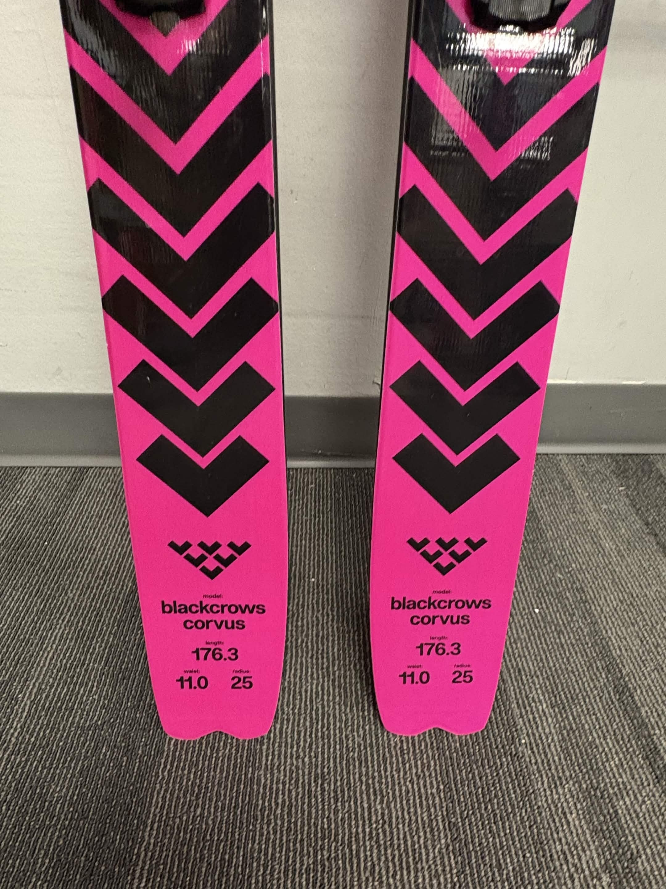 Black Crows Corvus 176cm Skis w/ Atomic Strive 13 GW Demo Binding - Lightly Used