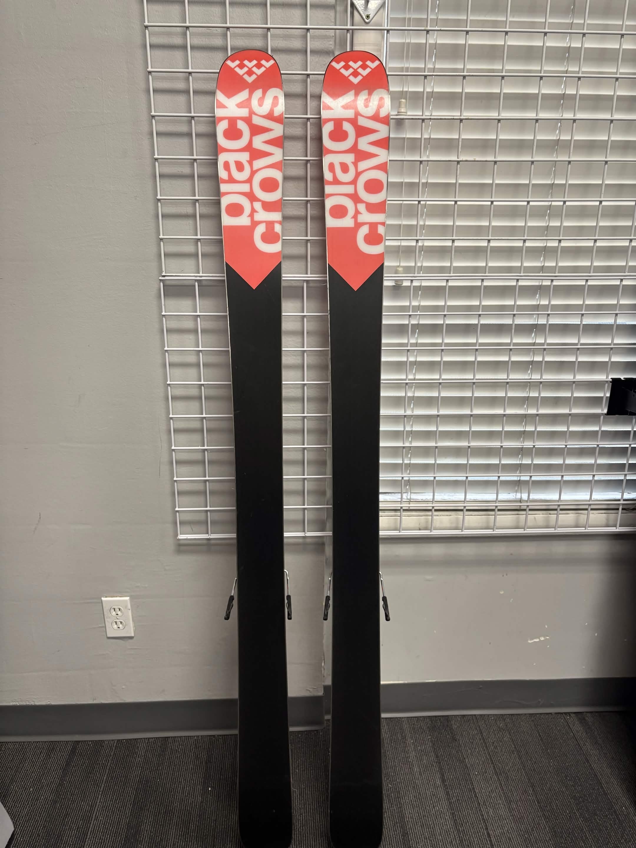 Black Crows Camox Birdie 169cm Skis w/ Atomic Strive 13 GW Demo Binding - Lightly Used 2026