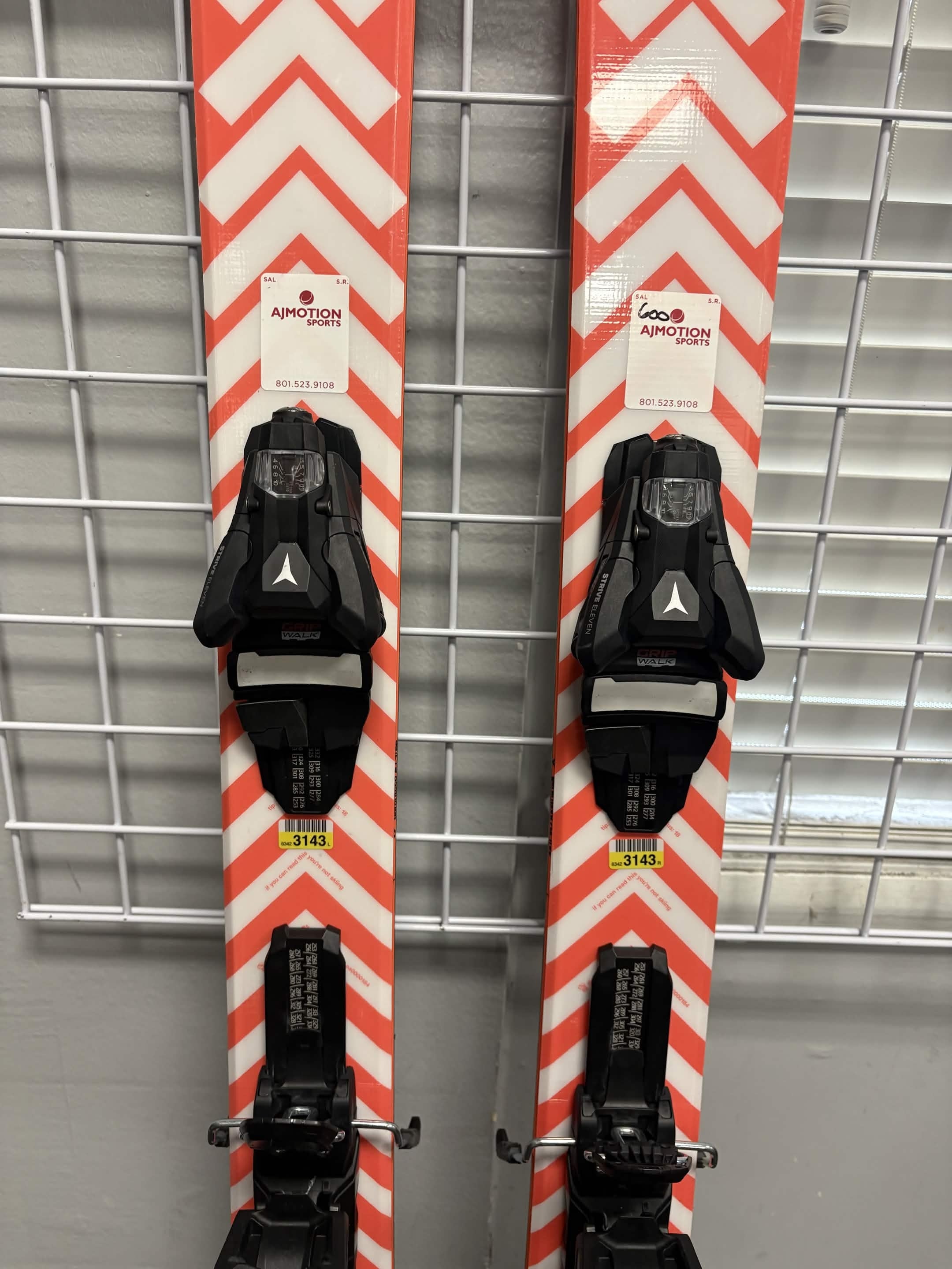 Black Crows Camox Birdie 162cm Skis w/ Atomic Strive 13 GW Demo Binding - New 2026