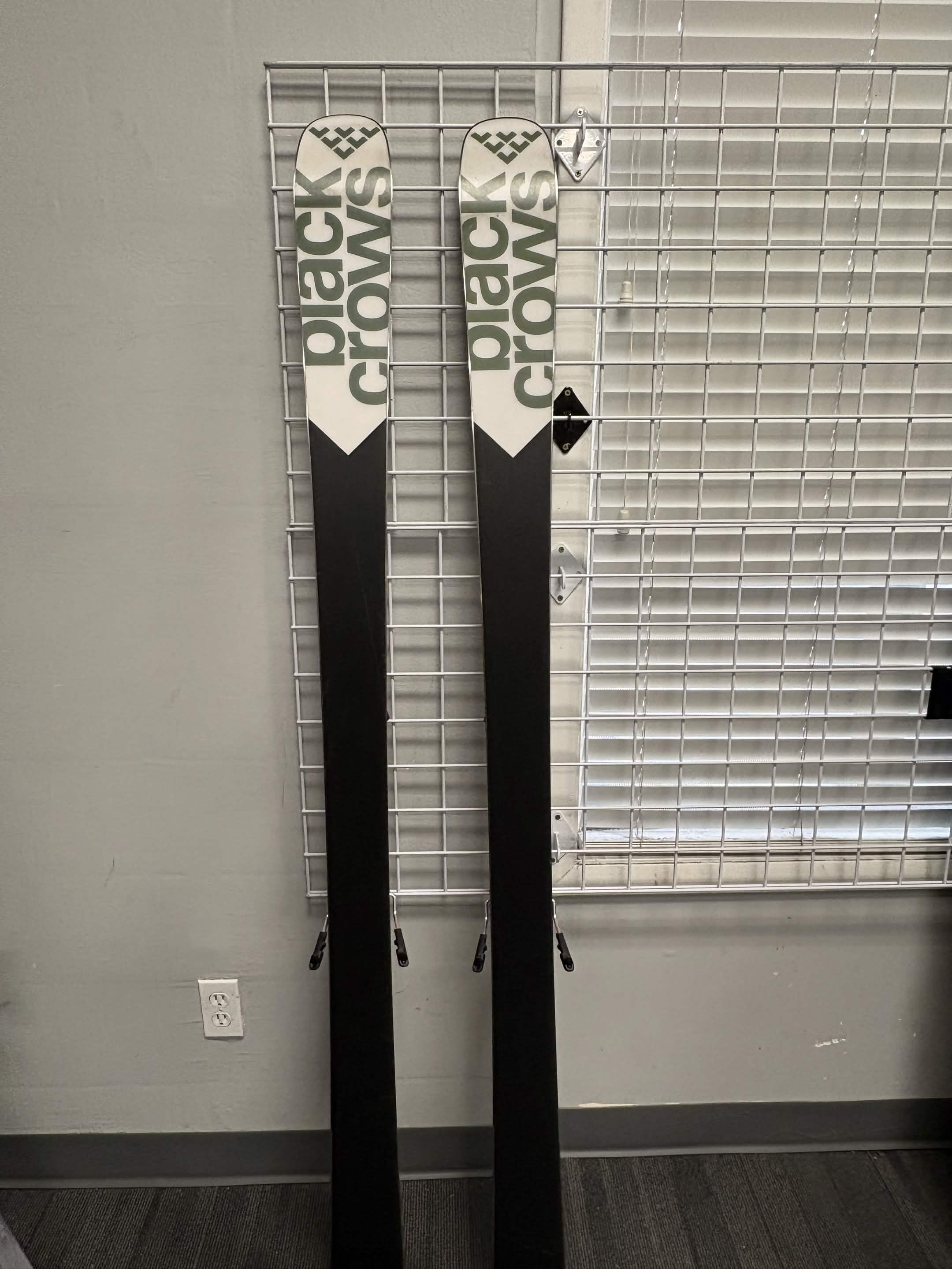 Black Crows Sato 179cm Skis w/ Atomic Strive 13 GW Demo Binding - Lightly Used 2026