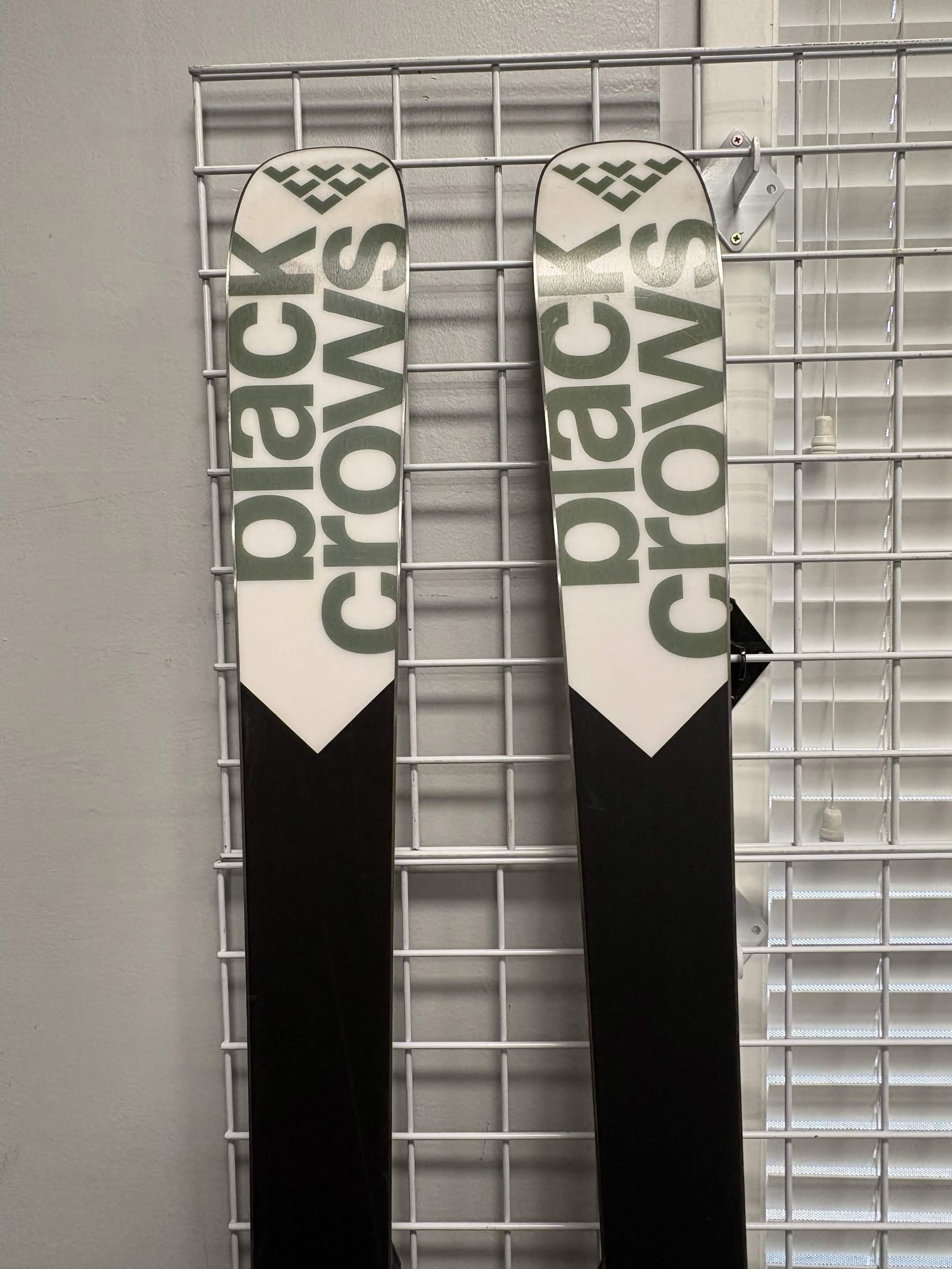 Black Crows Sato 179cm Skis w/ Atomic Strive 13 GW Demo Binding - Lightly Used 2026