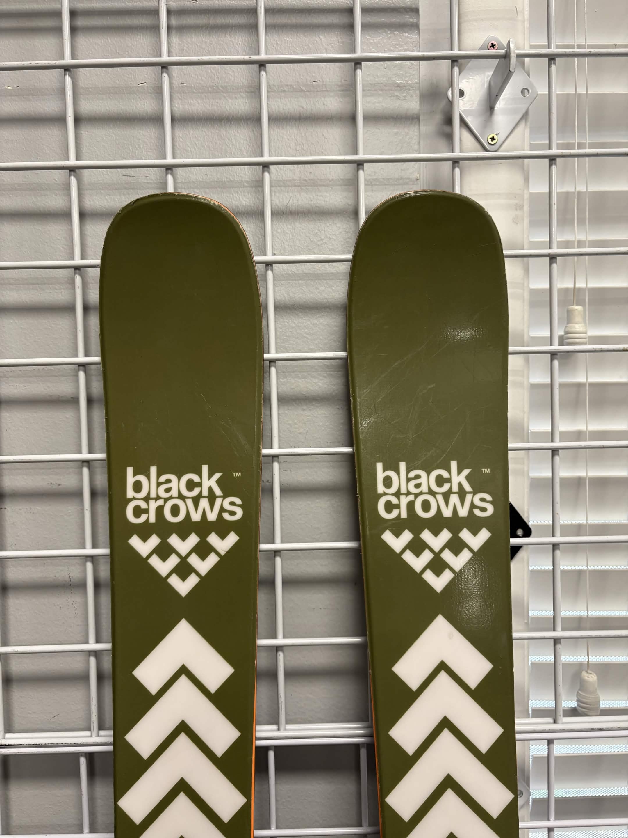 Black Crows Sato 167cm Skis w/ Salomon M12 GW Demo Binding - Lightly Used 2026