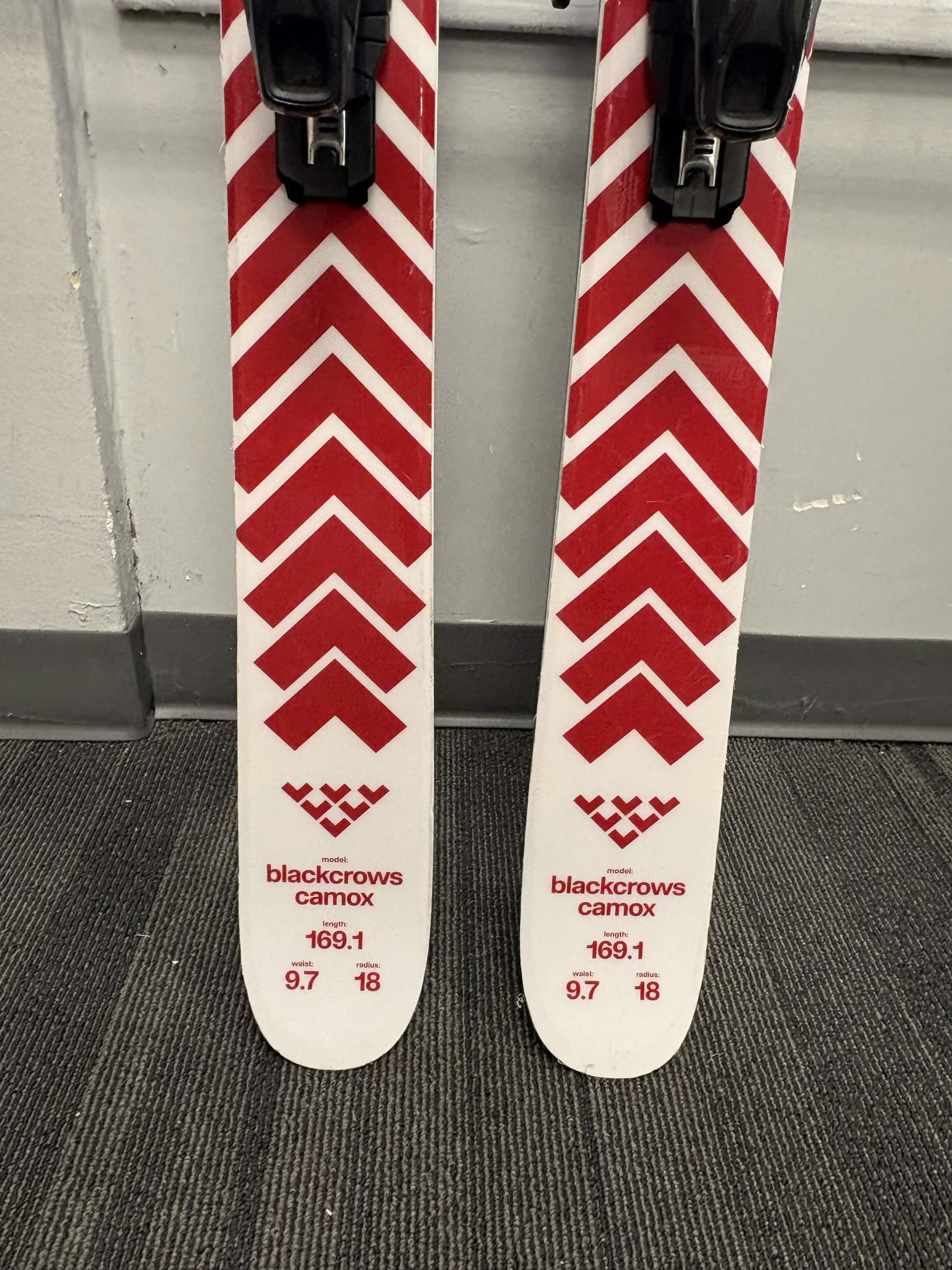 Black Crows Camox 169cm Skis w/ Atomic Strive 13 GW Demo Binding - Lightly Used 2026