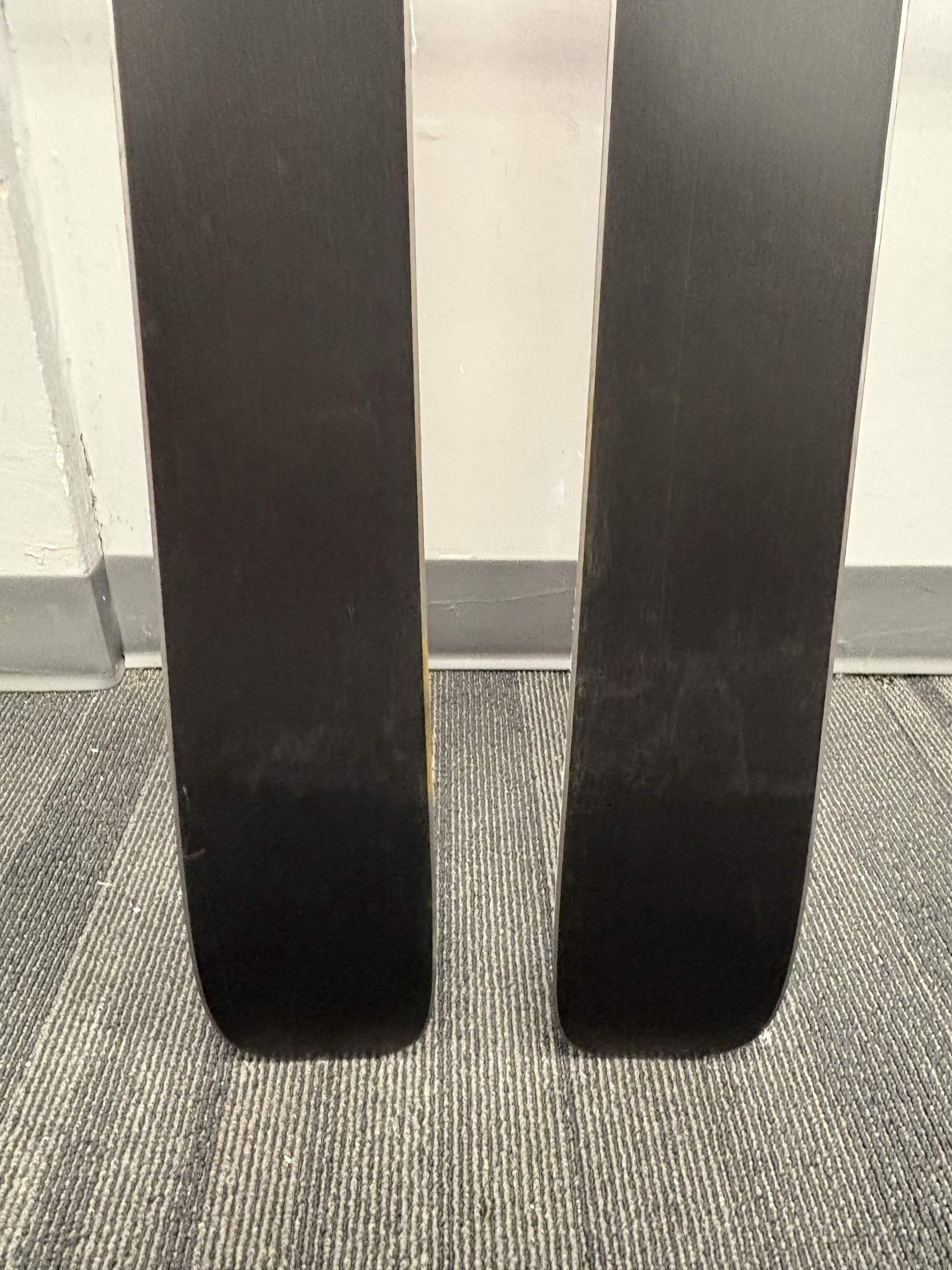 Black Crows Camox 169cm Skis w/ Atomic Strive 13 GW Demo Binding - Lightly Used 2026