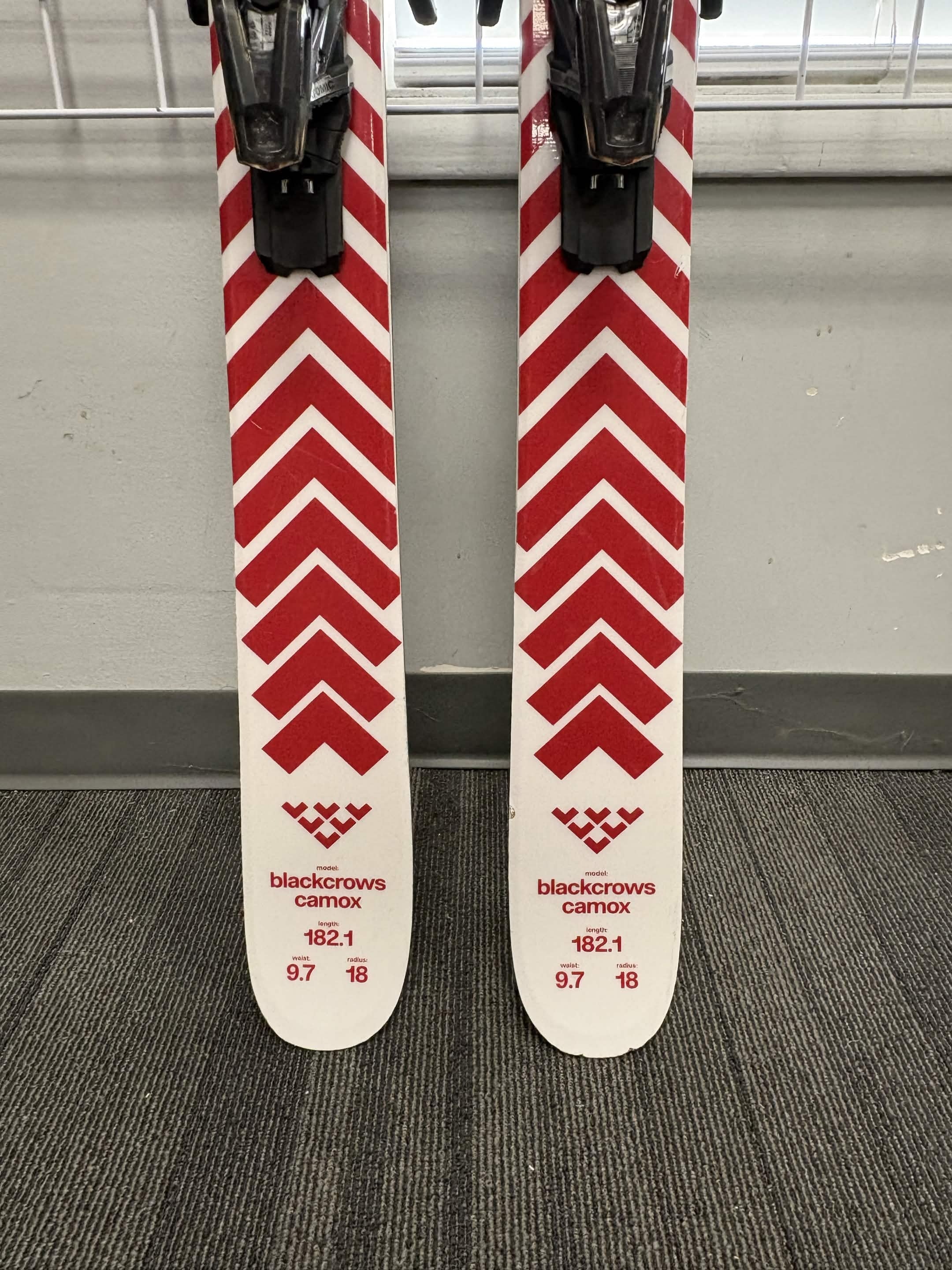 Black Crows Camox 182cm Skis w/ Atomic Strive 13 GW Demo Binding - Lightly Used 2026