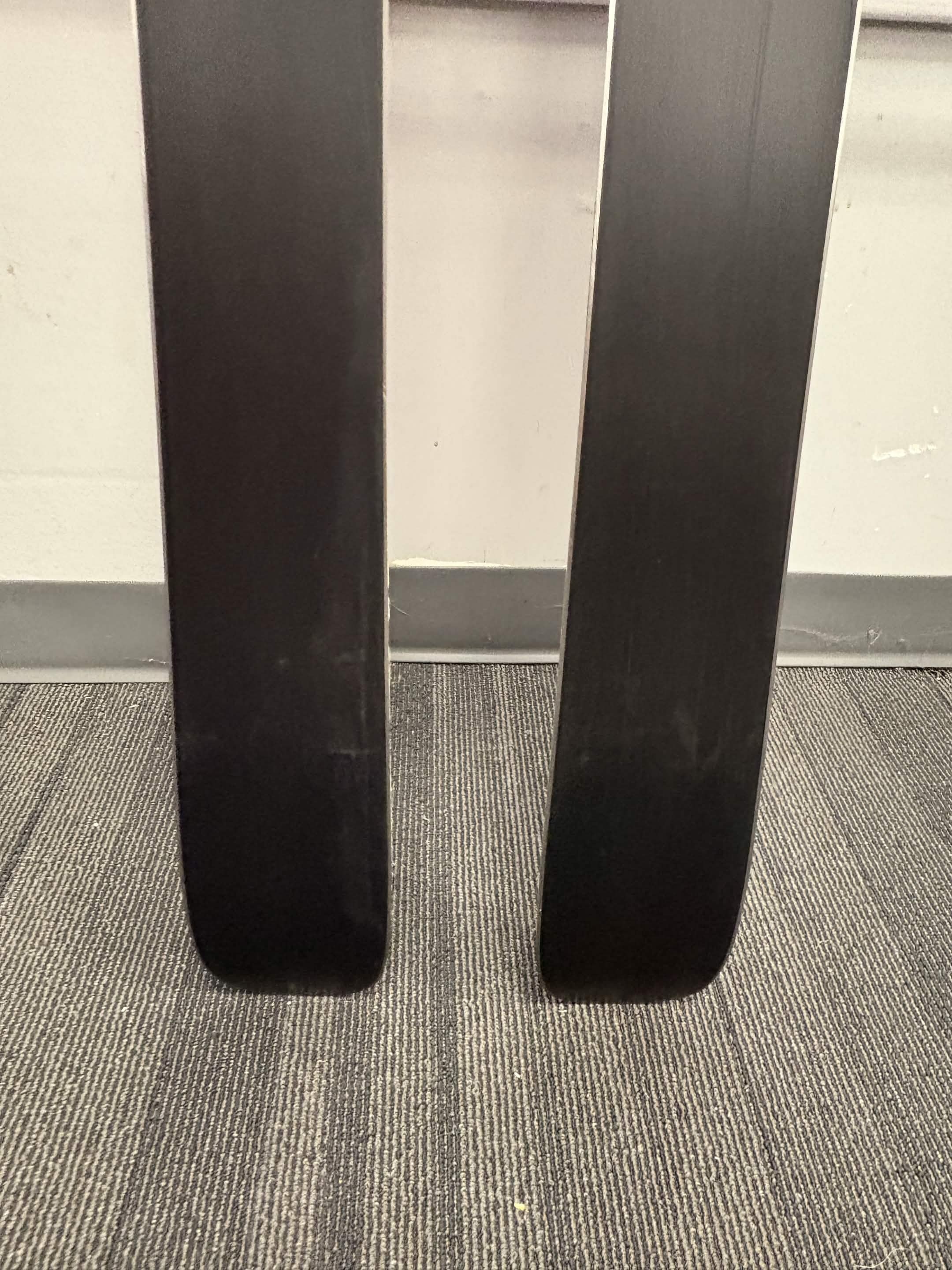 Black Crows Camox 182cm Skis w/ Atomic Strive 13 GW Demo Binding - Lightly Used 2026