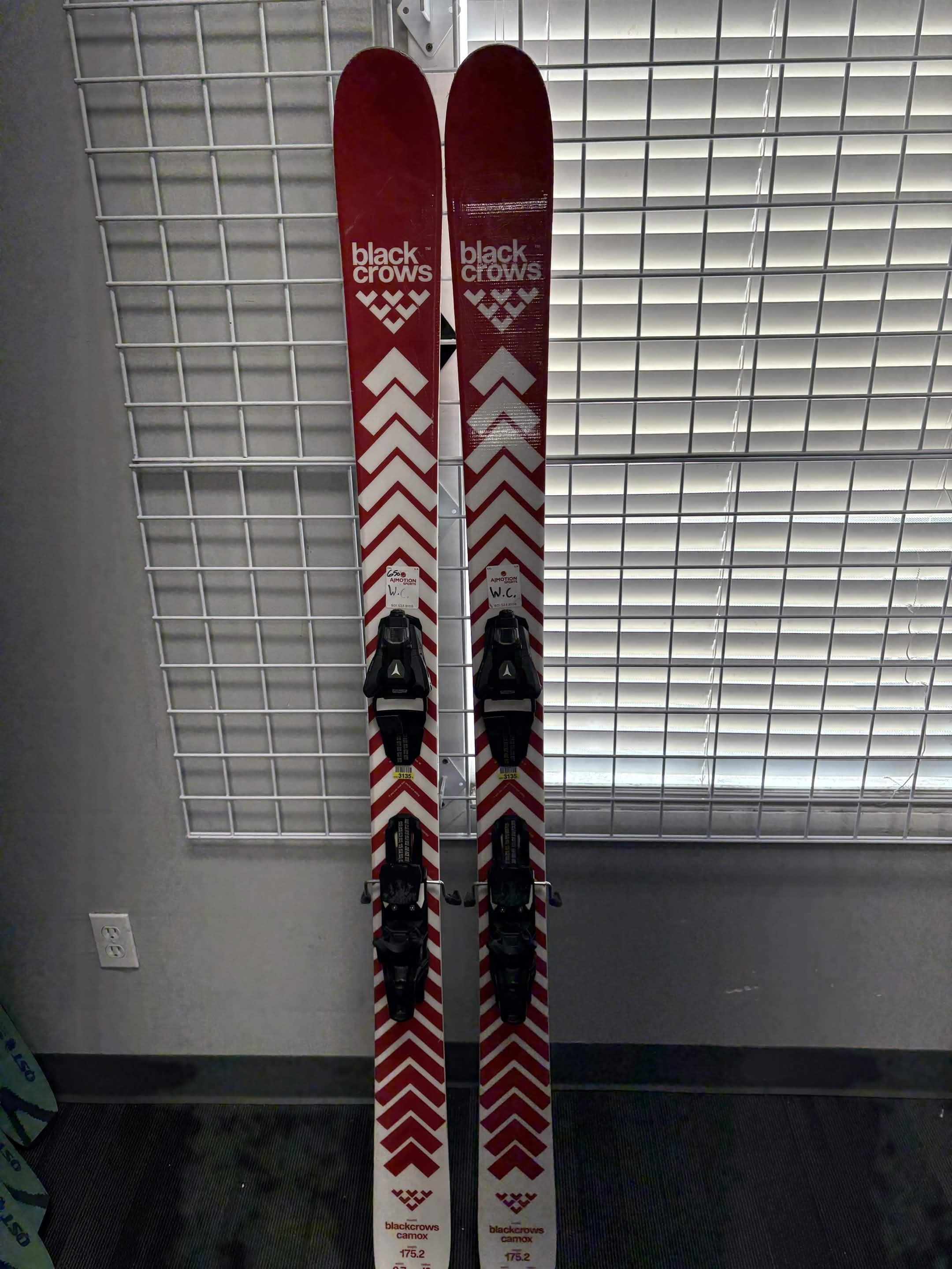 Black Crows Camox 175cm Skis w/ Atomic Strive 13 GW Demo Binding - Lightly 2026